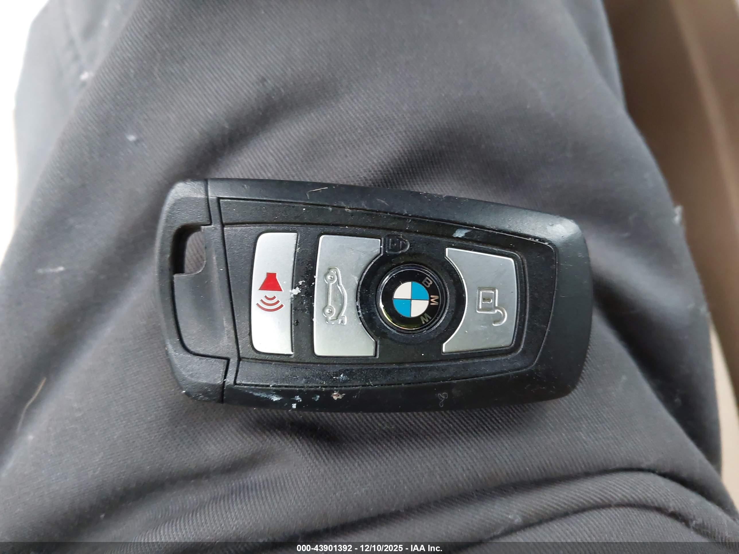 BMW 320I image 11