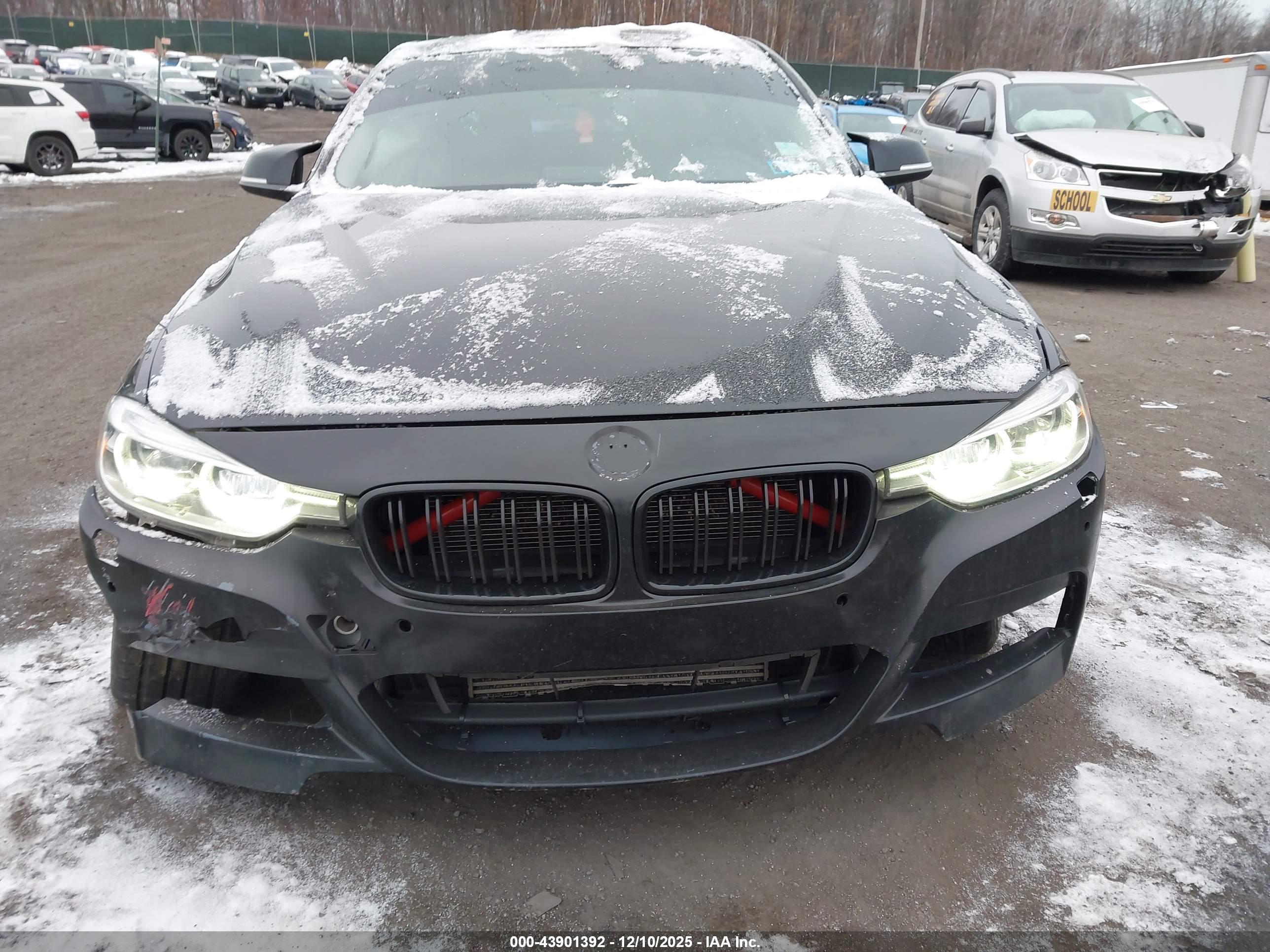 BMW 320I image 6