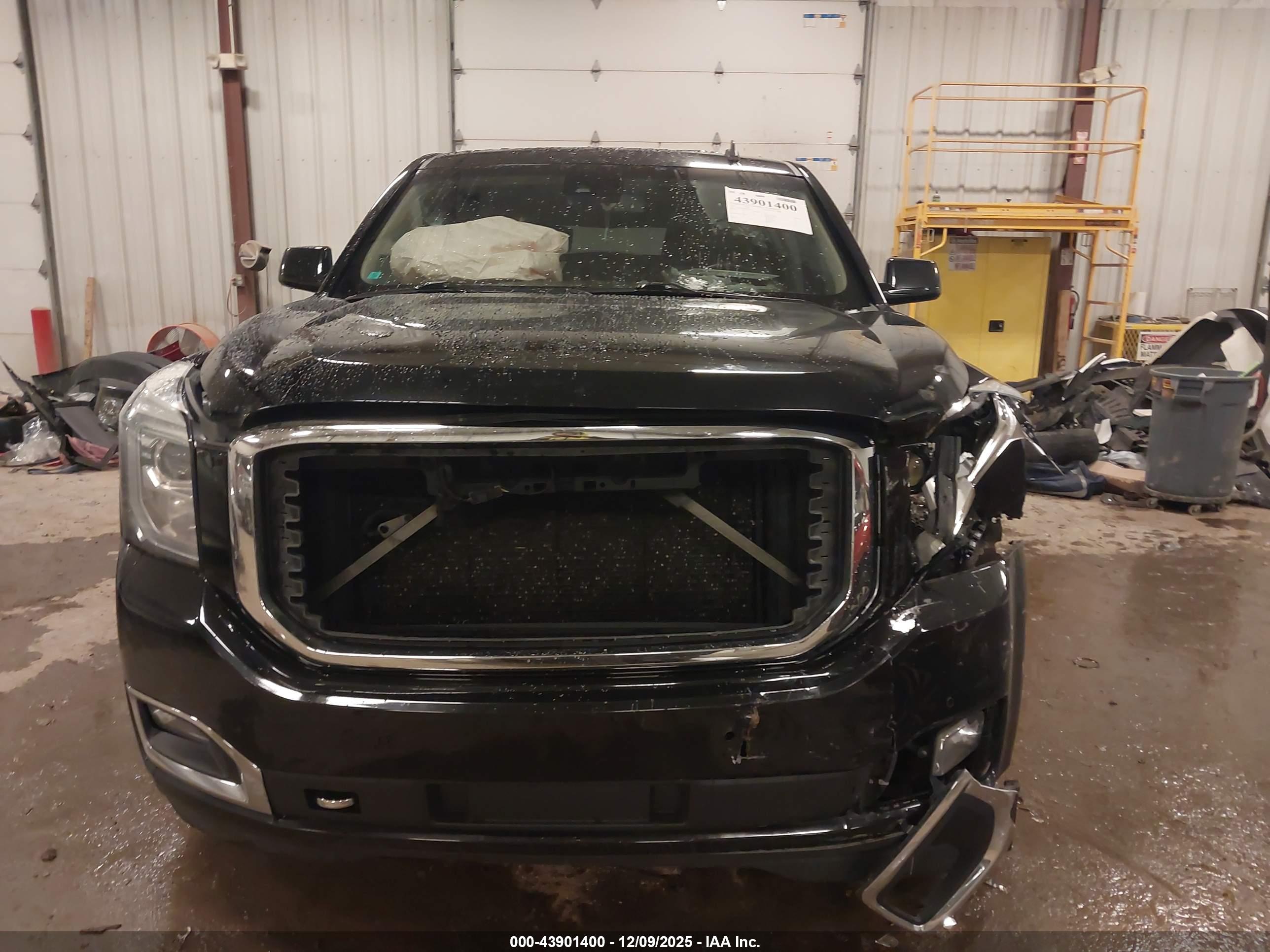 GMC YUKON image 6