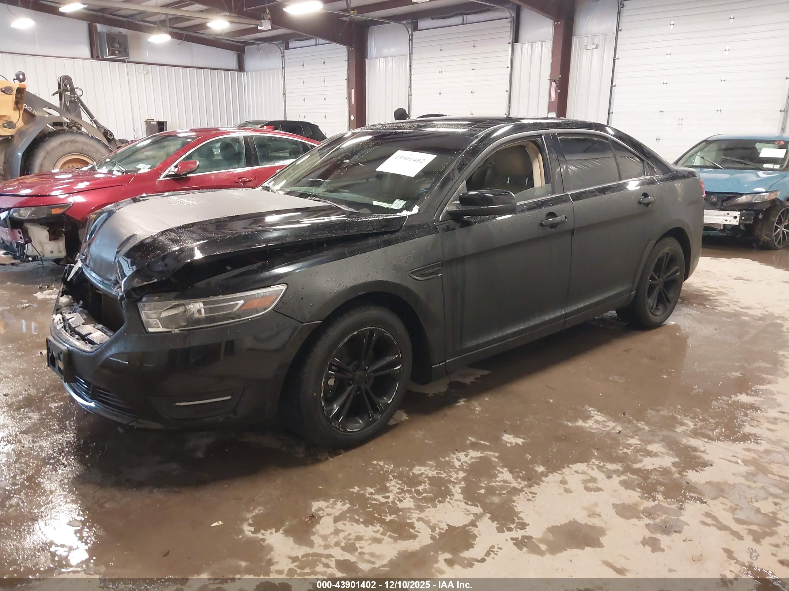 FORD TAURUS image 2