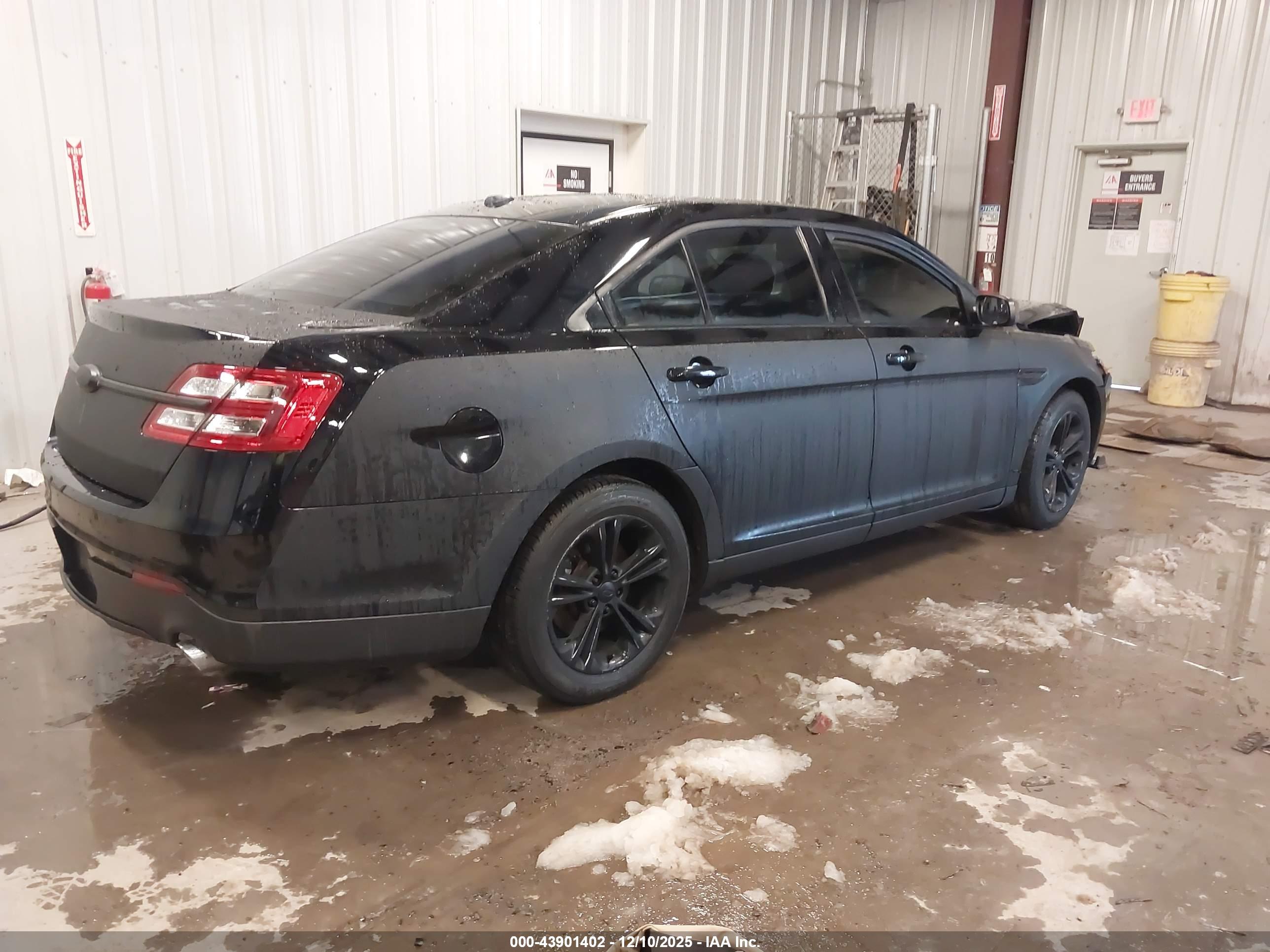 FORD TAURUS image 4