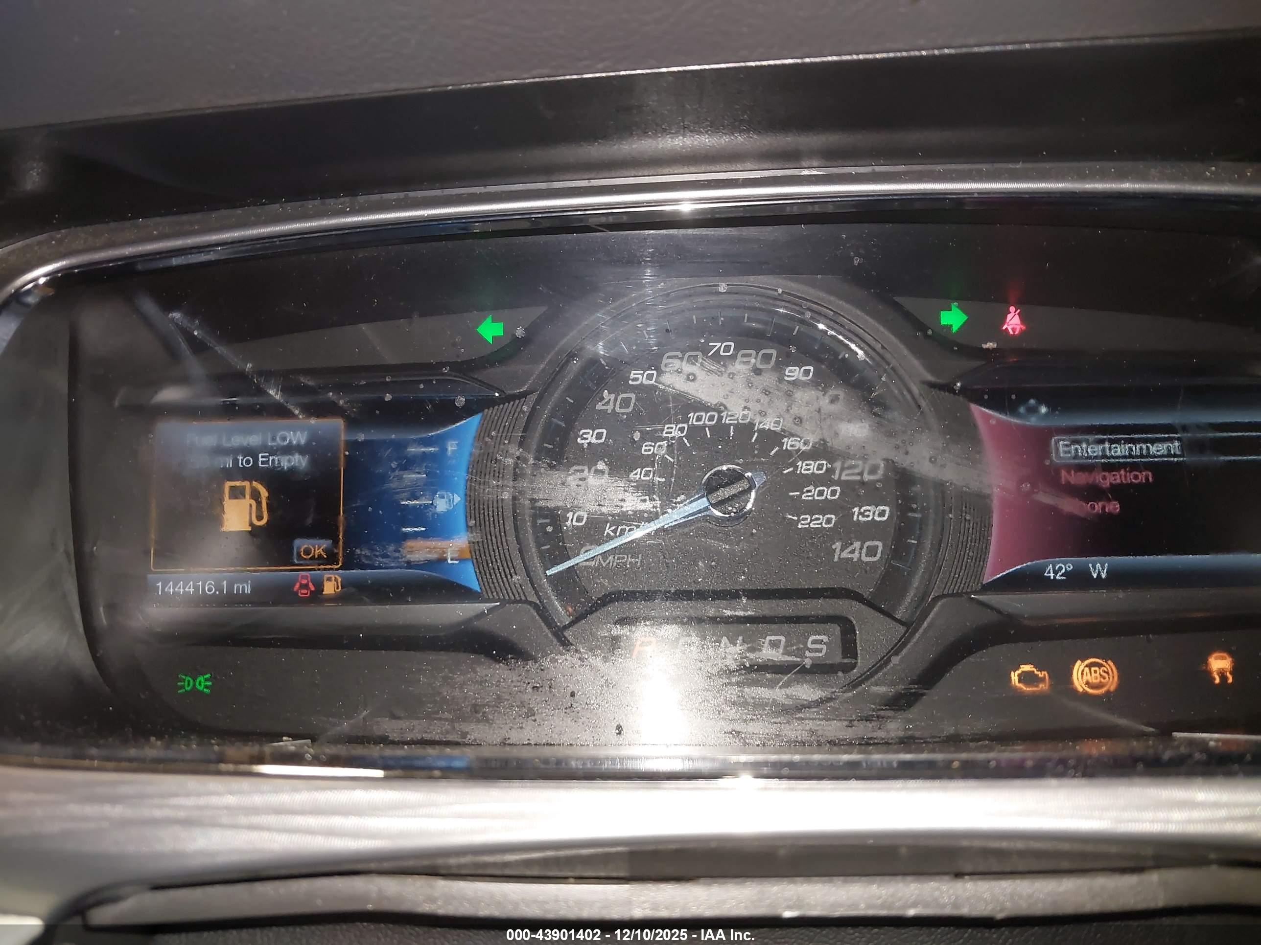 FORD TAURUS image 7