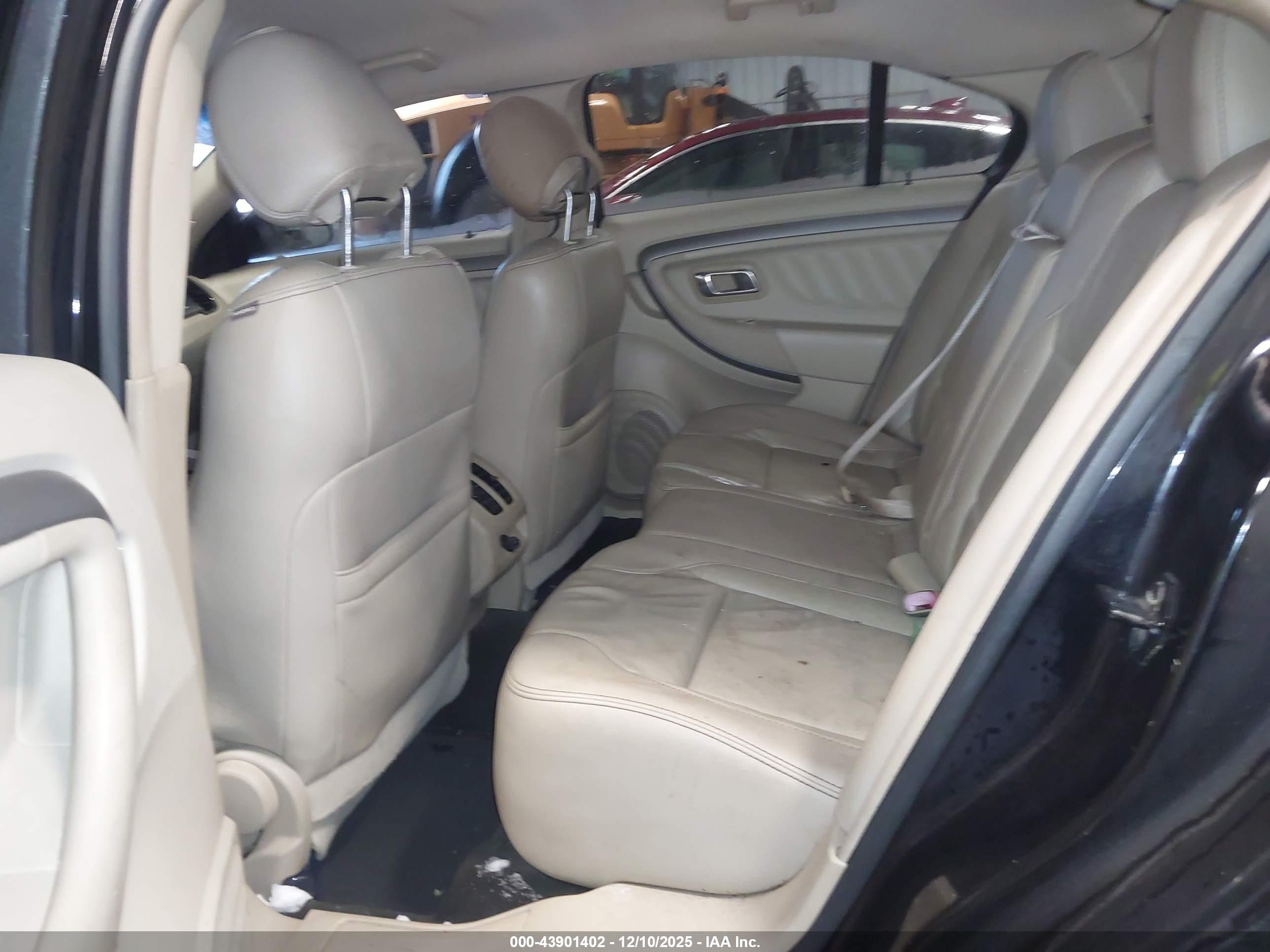 FORD TAURUS image 8