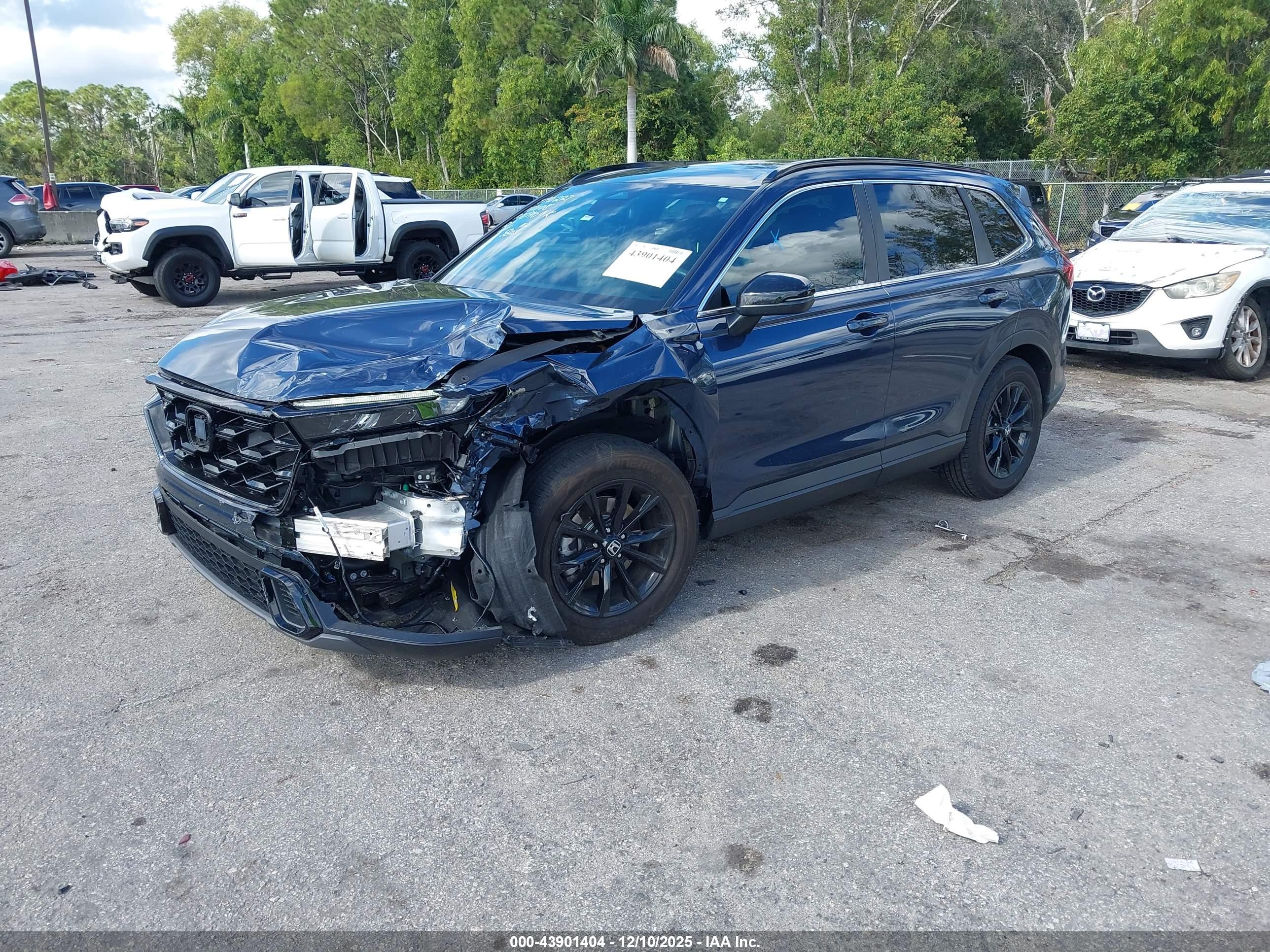 HONDA CR-V image 2