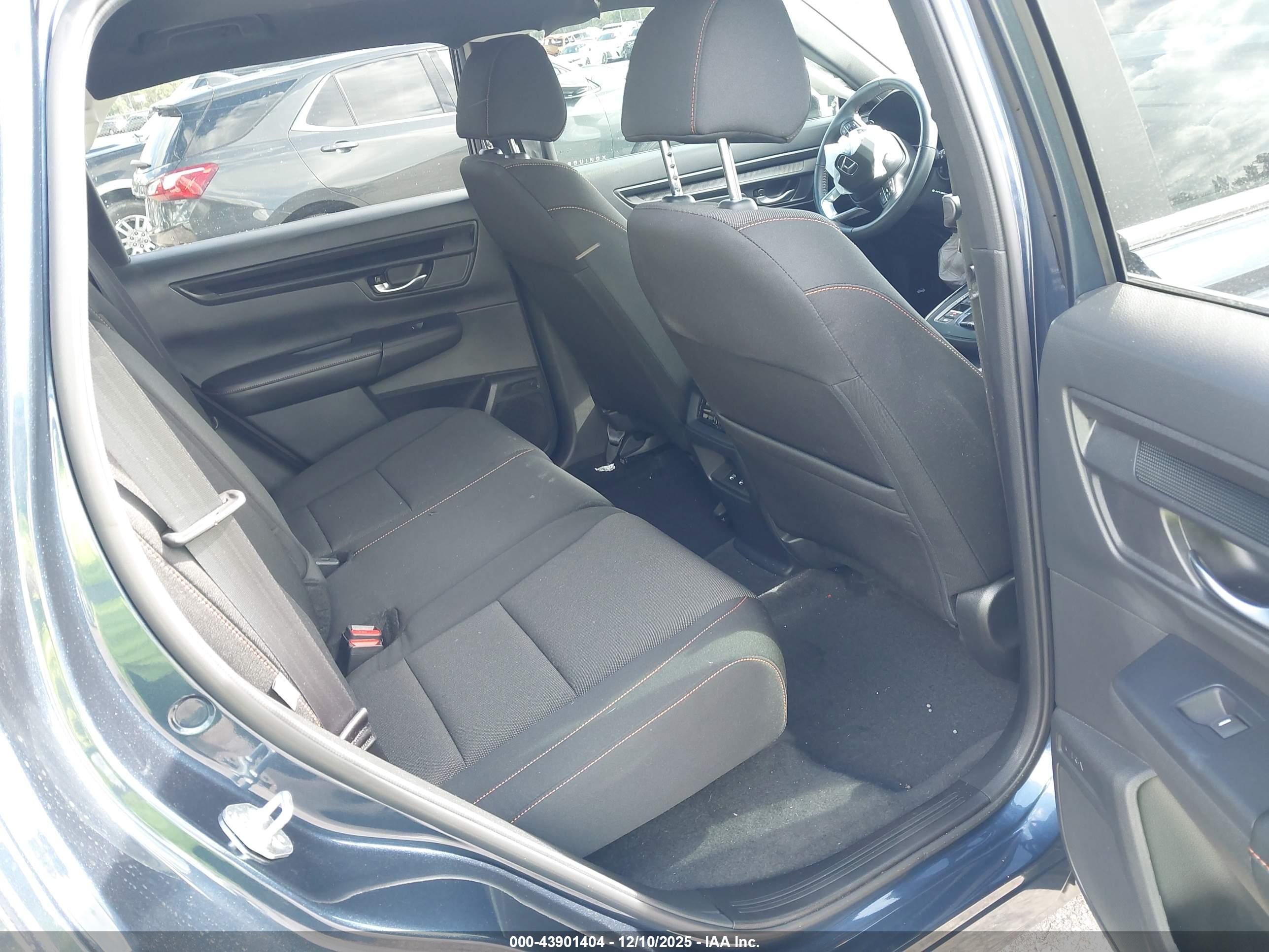 HONDA CR-V image 8