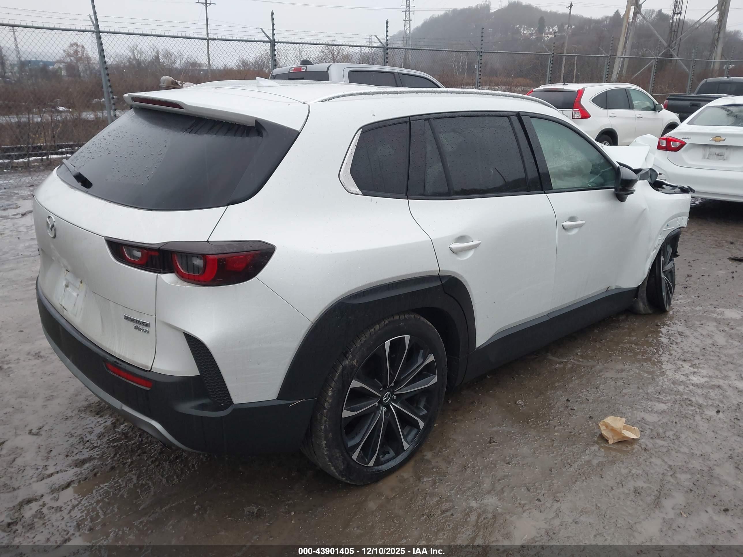 MAZDA CX-50 image 4