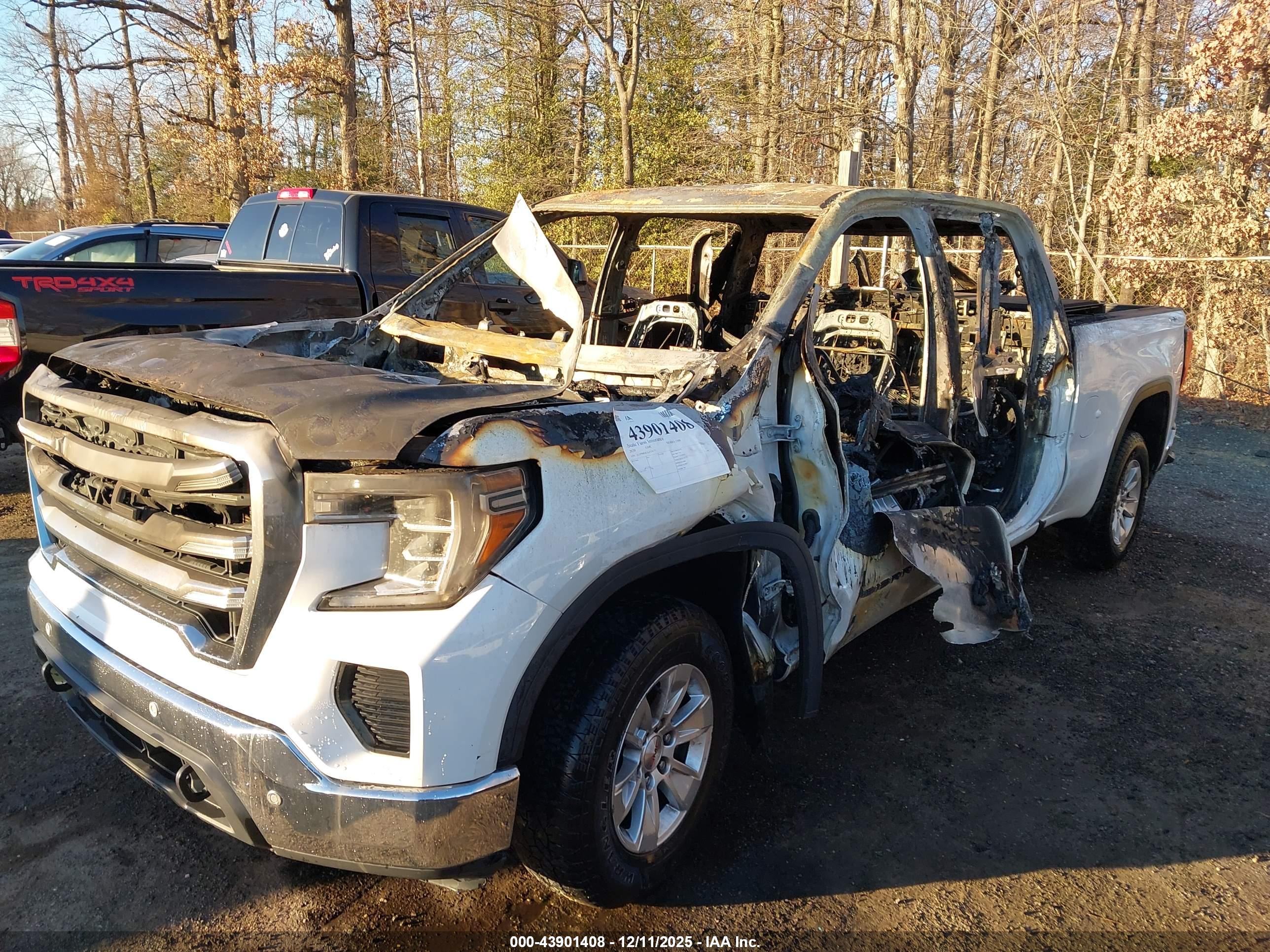 GMC SIERRA image 6