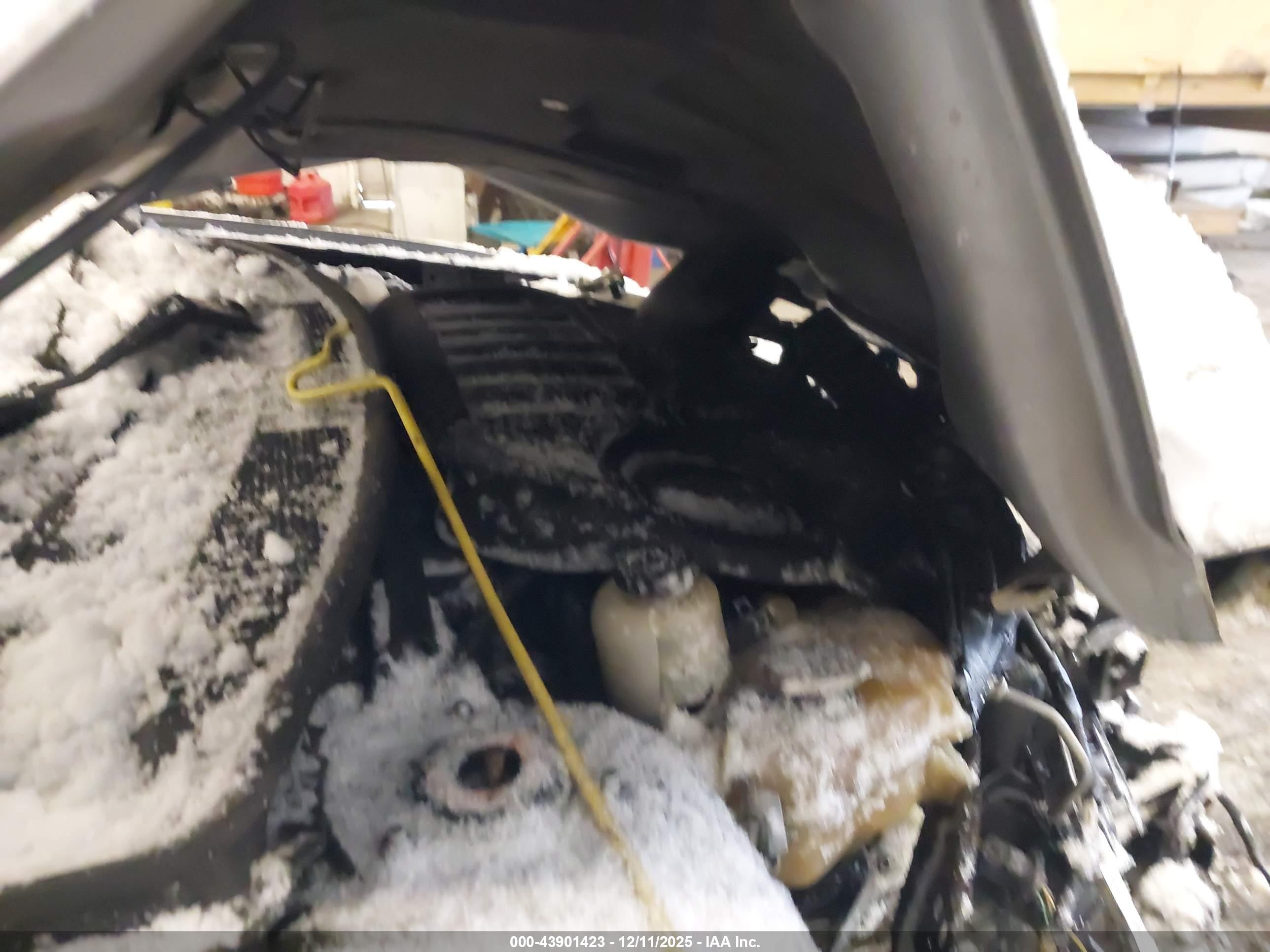 CHRYSLER 200 image 10