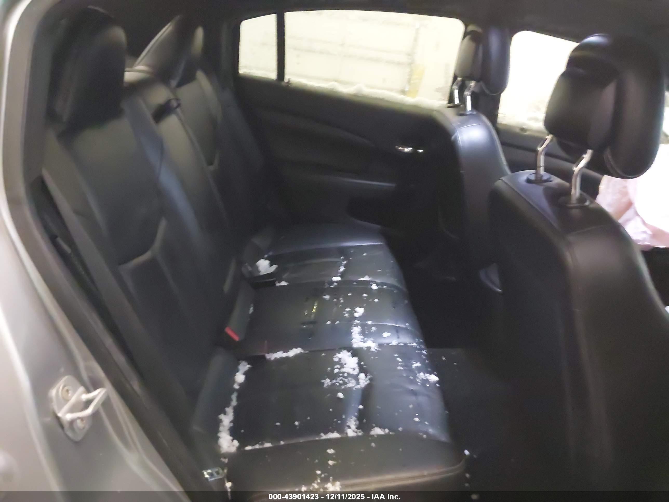 CHRYSLER 200 image 8