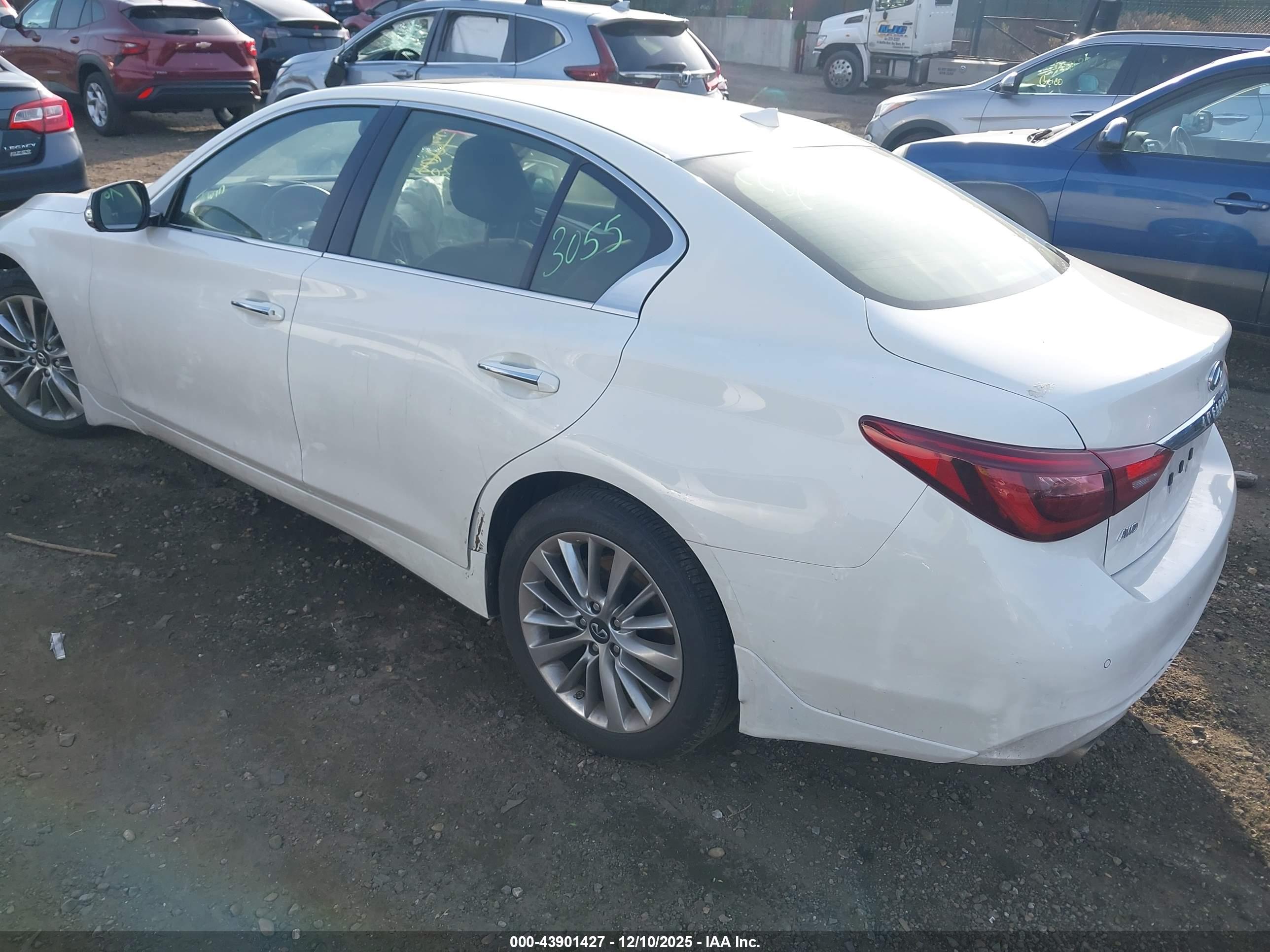 INFINITI Q50 image 3