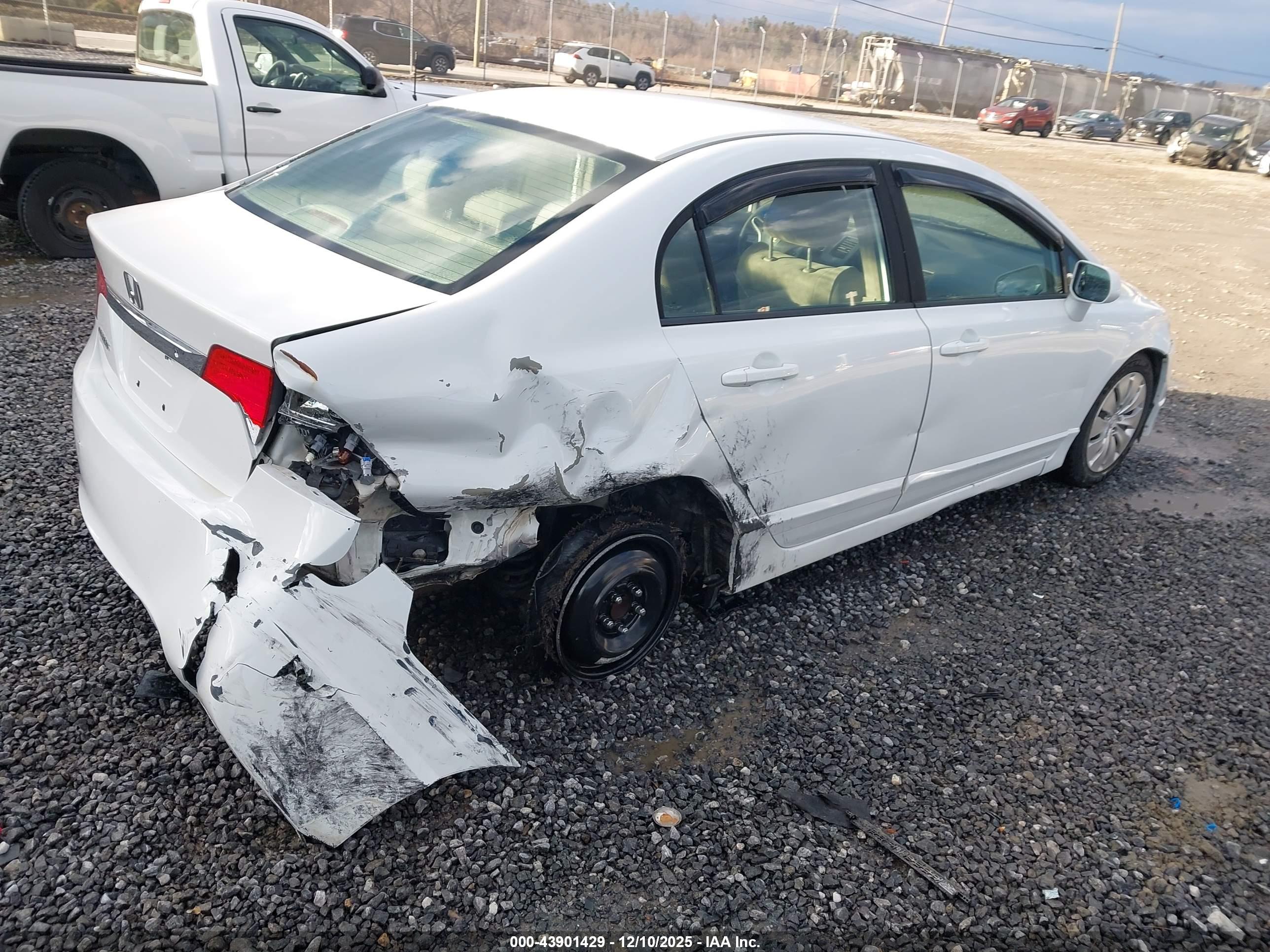 HONDA CIVIC image 4