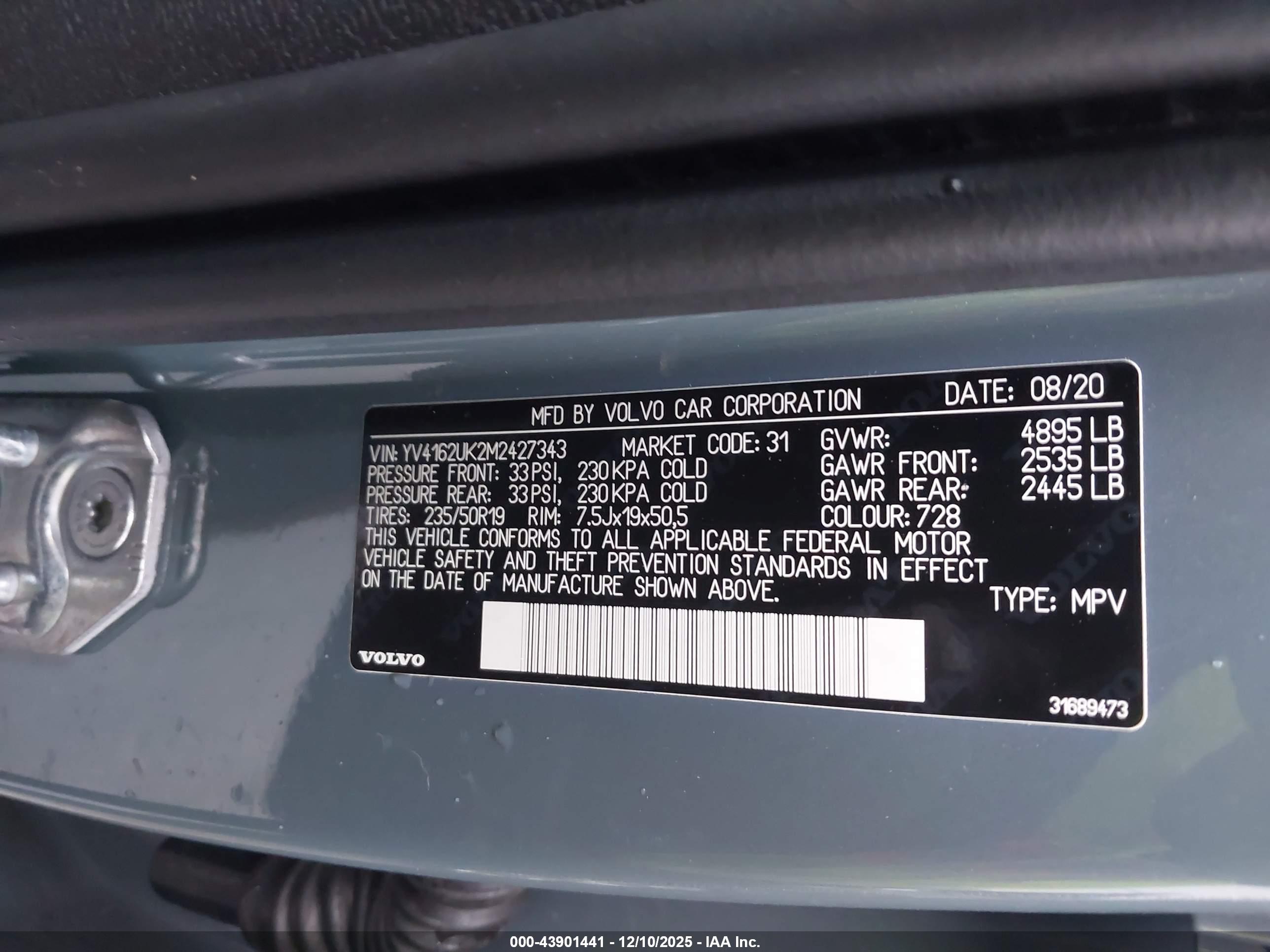 VOLVO XC40 image 9
