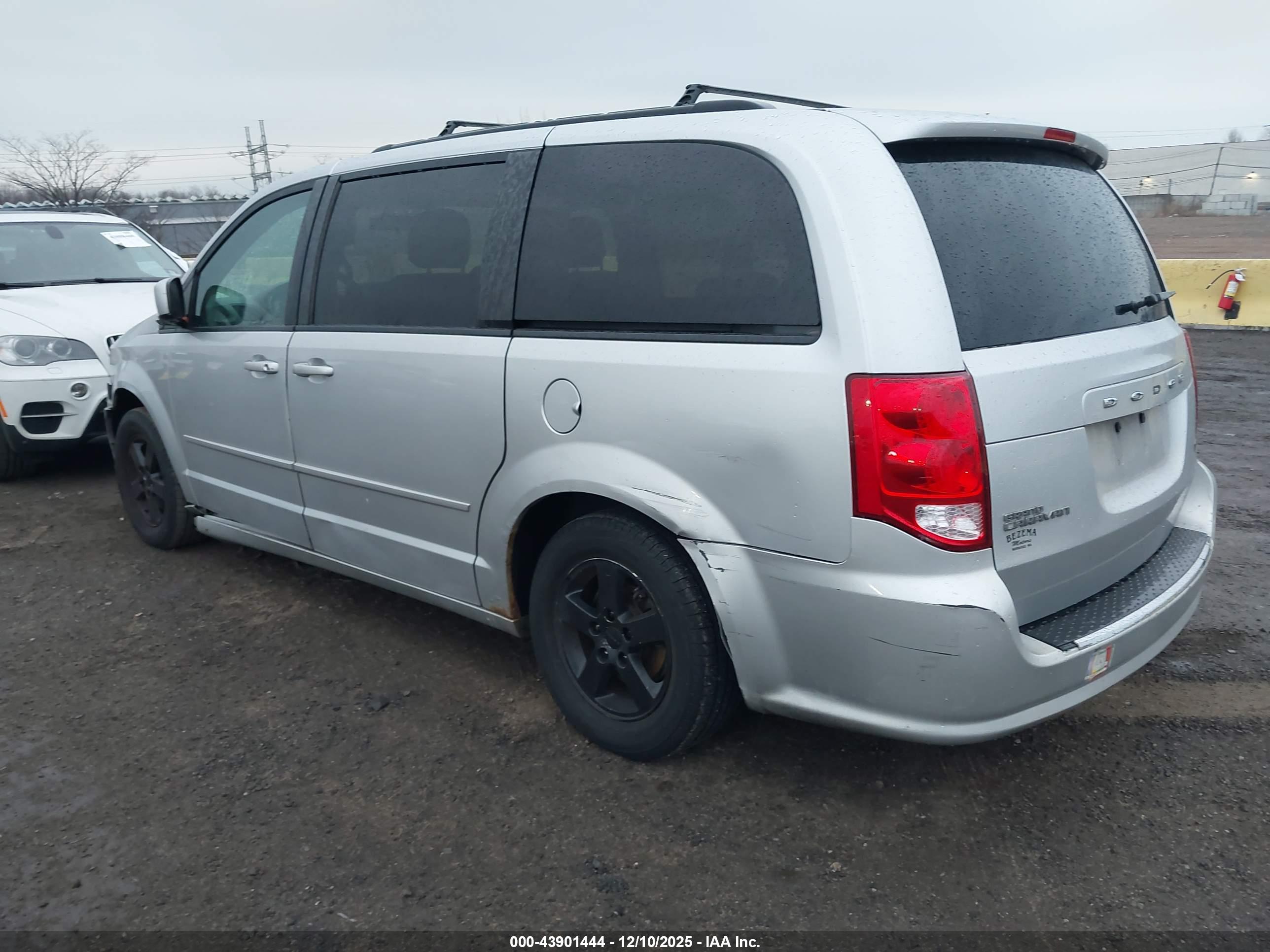 DODGE GRAND image 3
