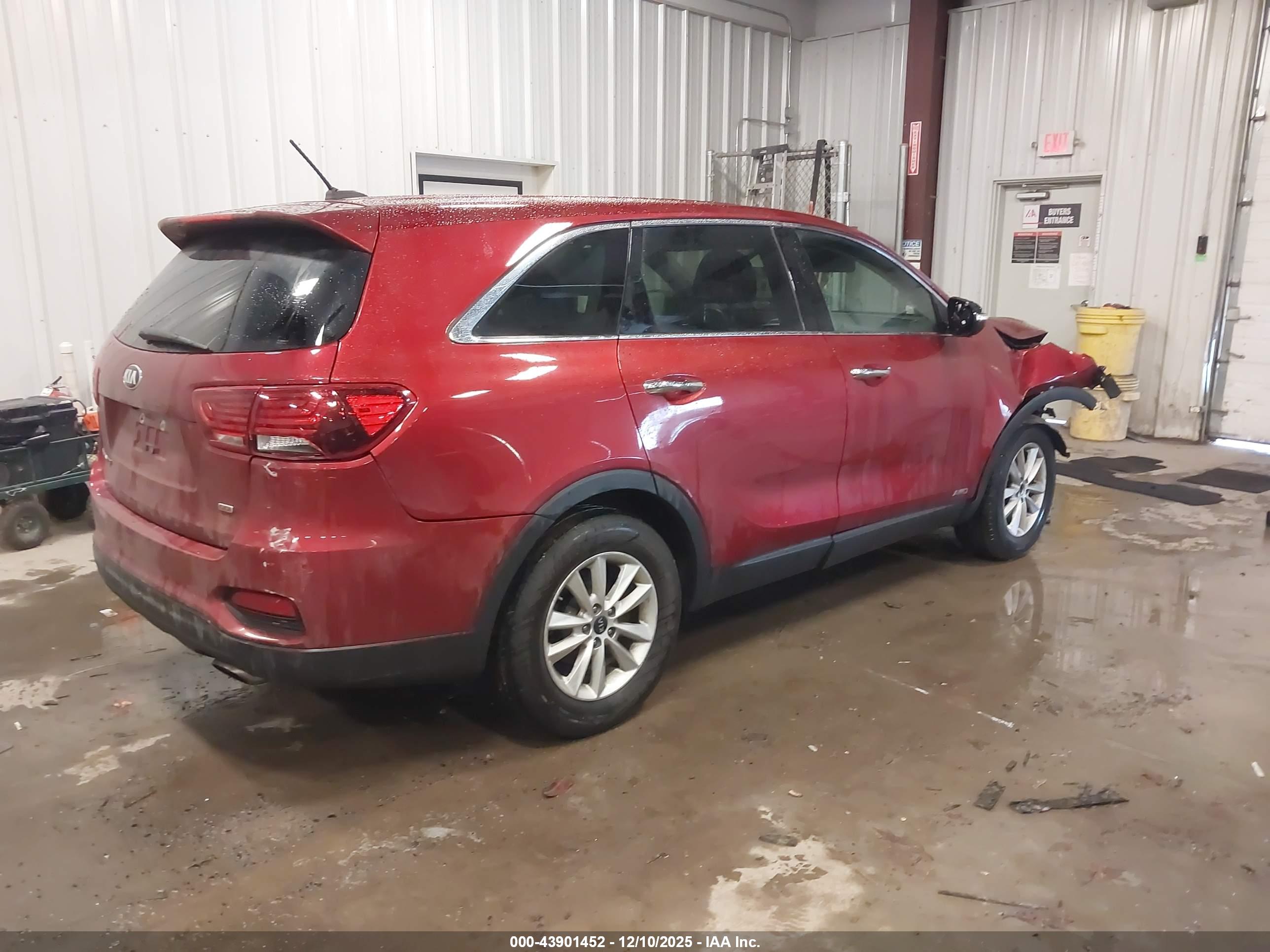 KIA SORENTO image 4