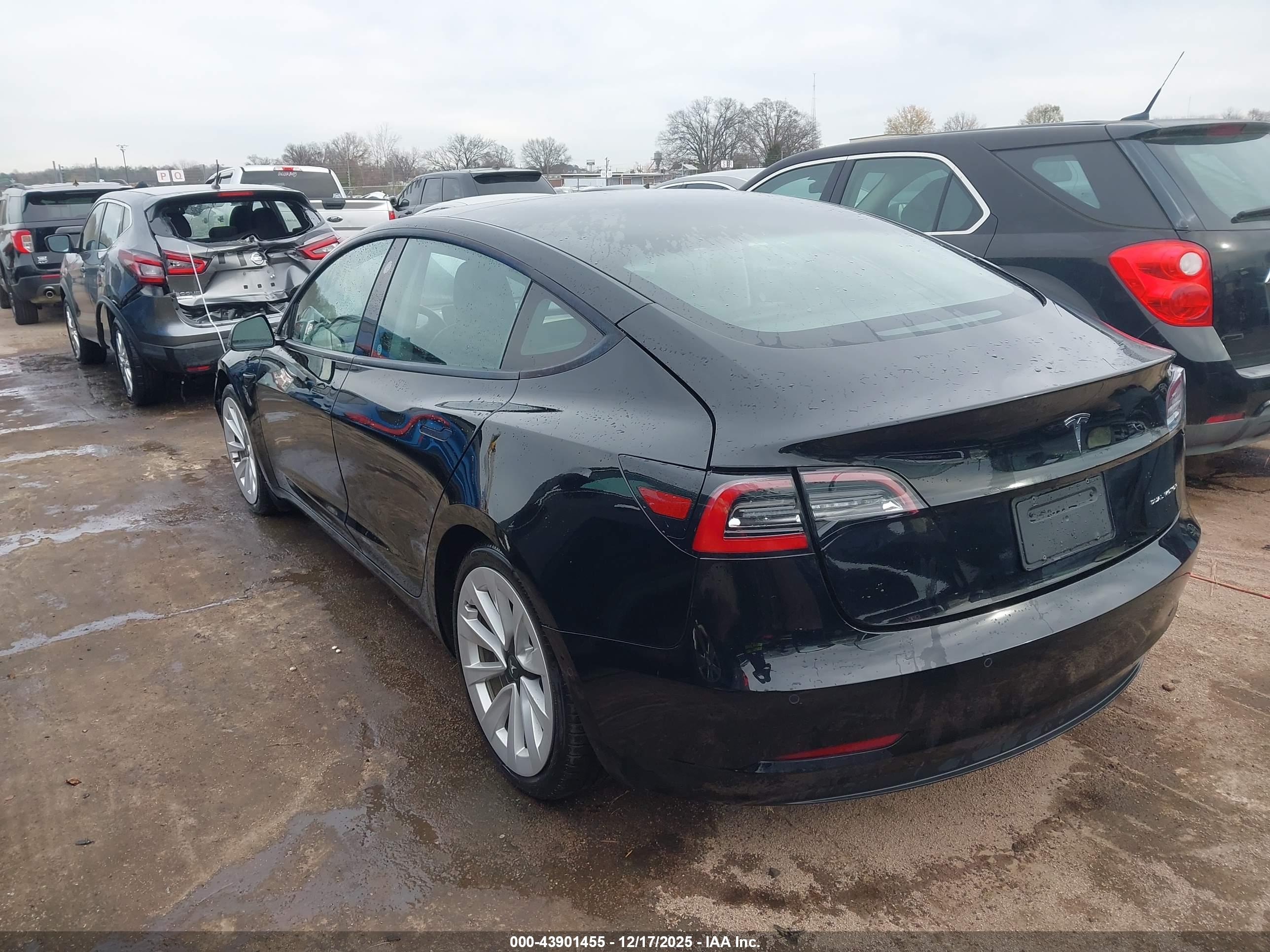TESLA MODEL image 3