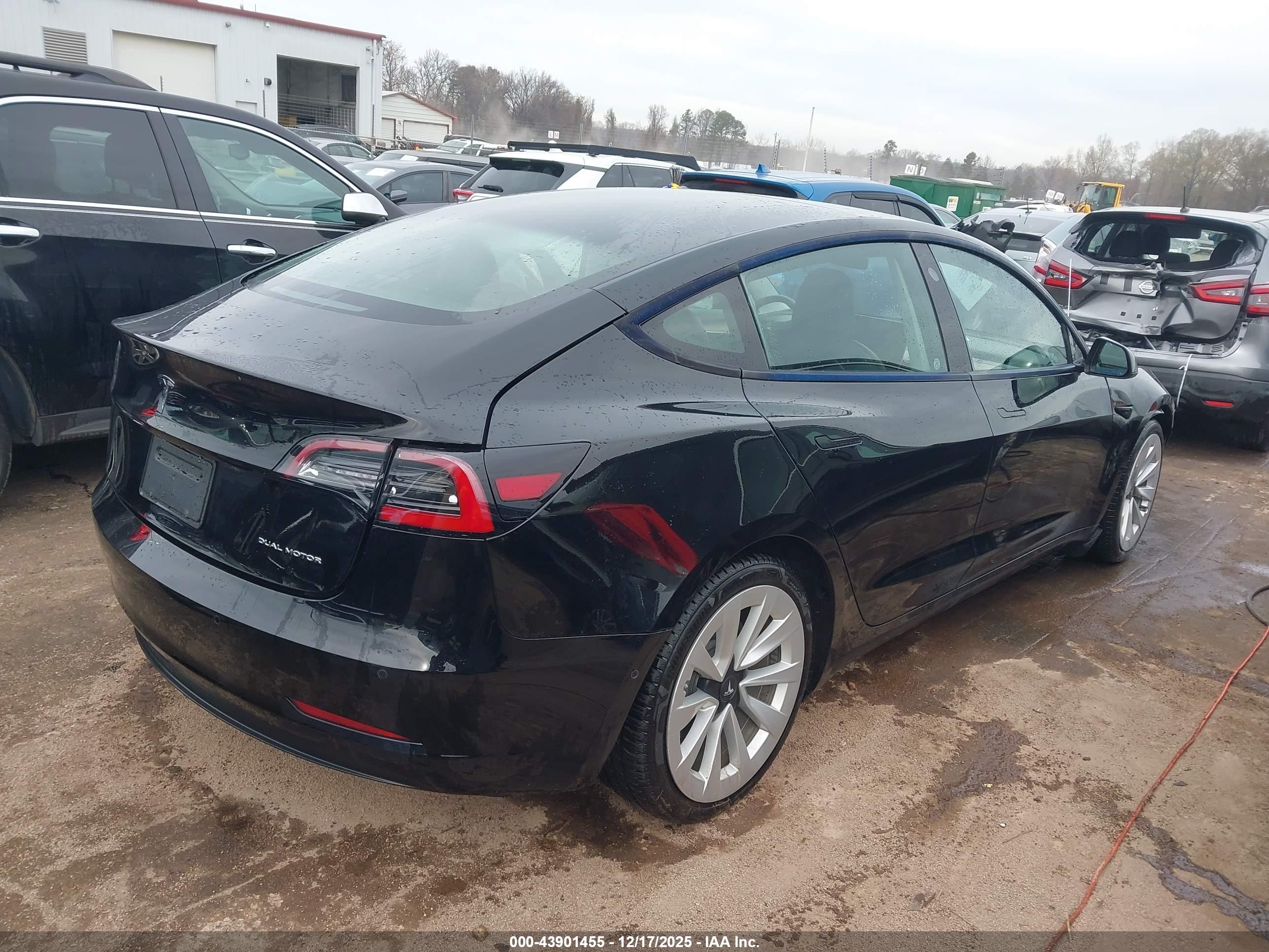 TESLA MODEL image 4