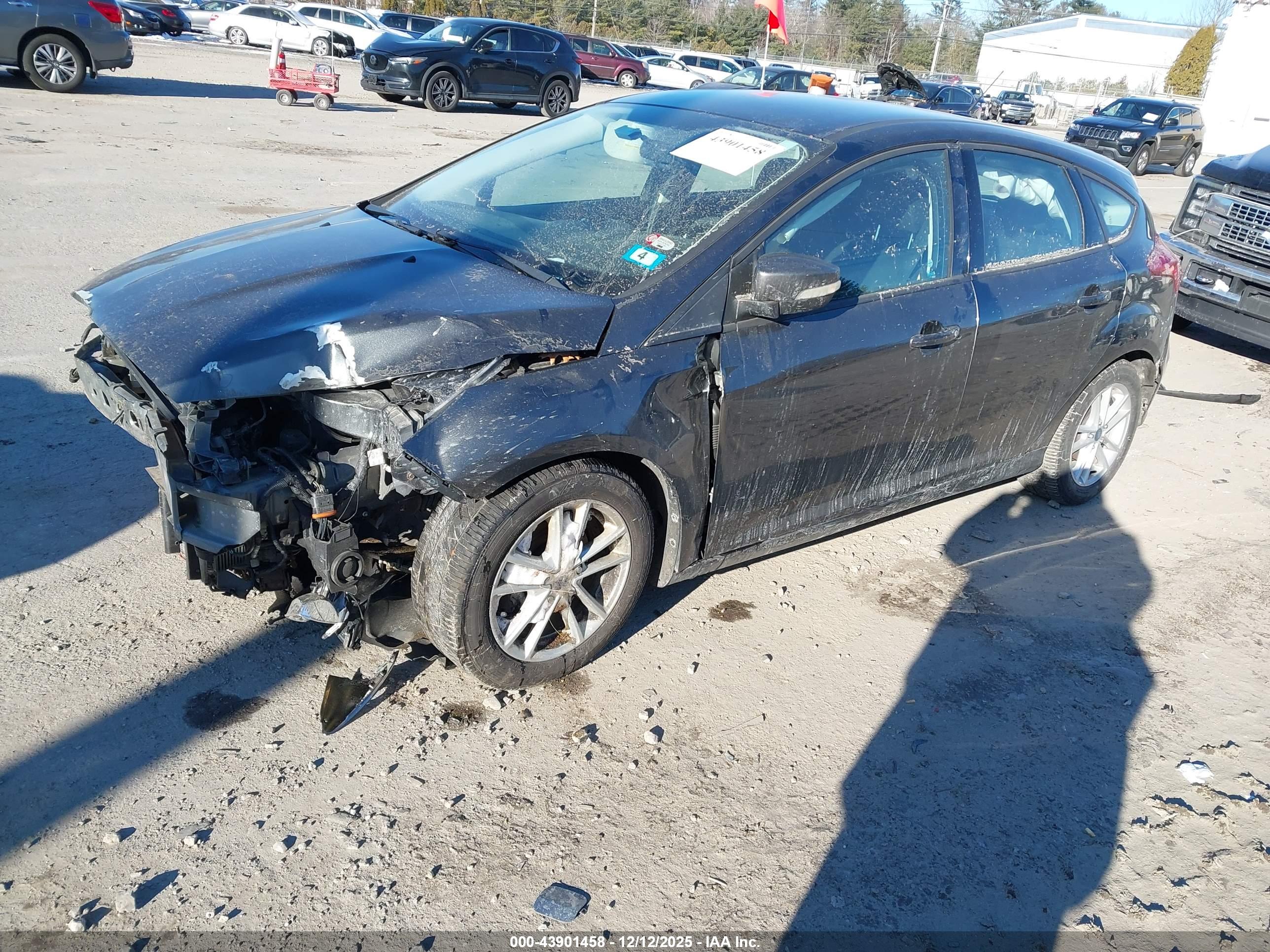 FORD FOCUS image 2