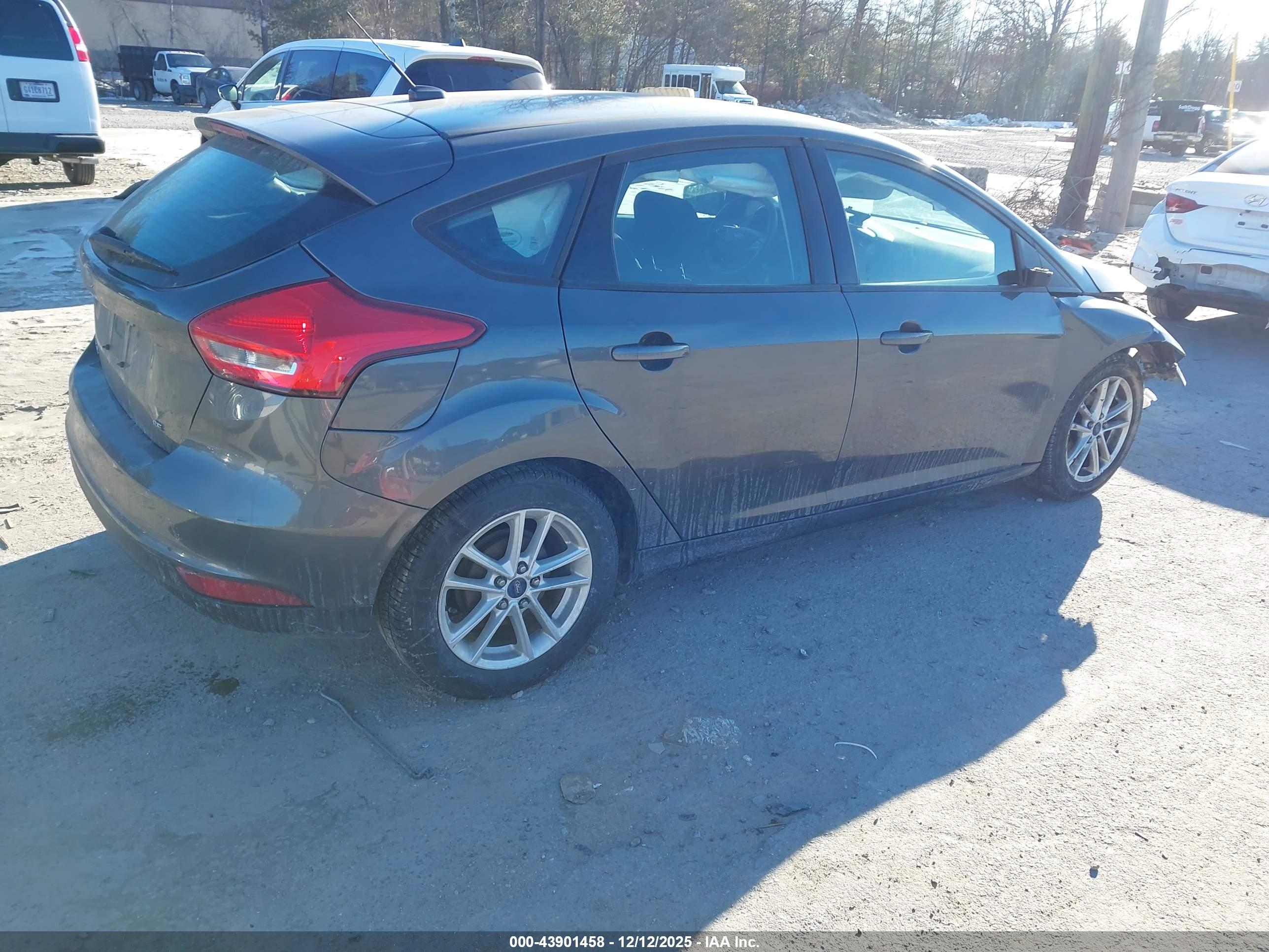 FORD FOCUS image 4