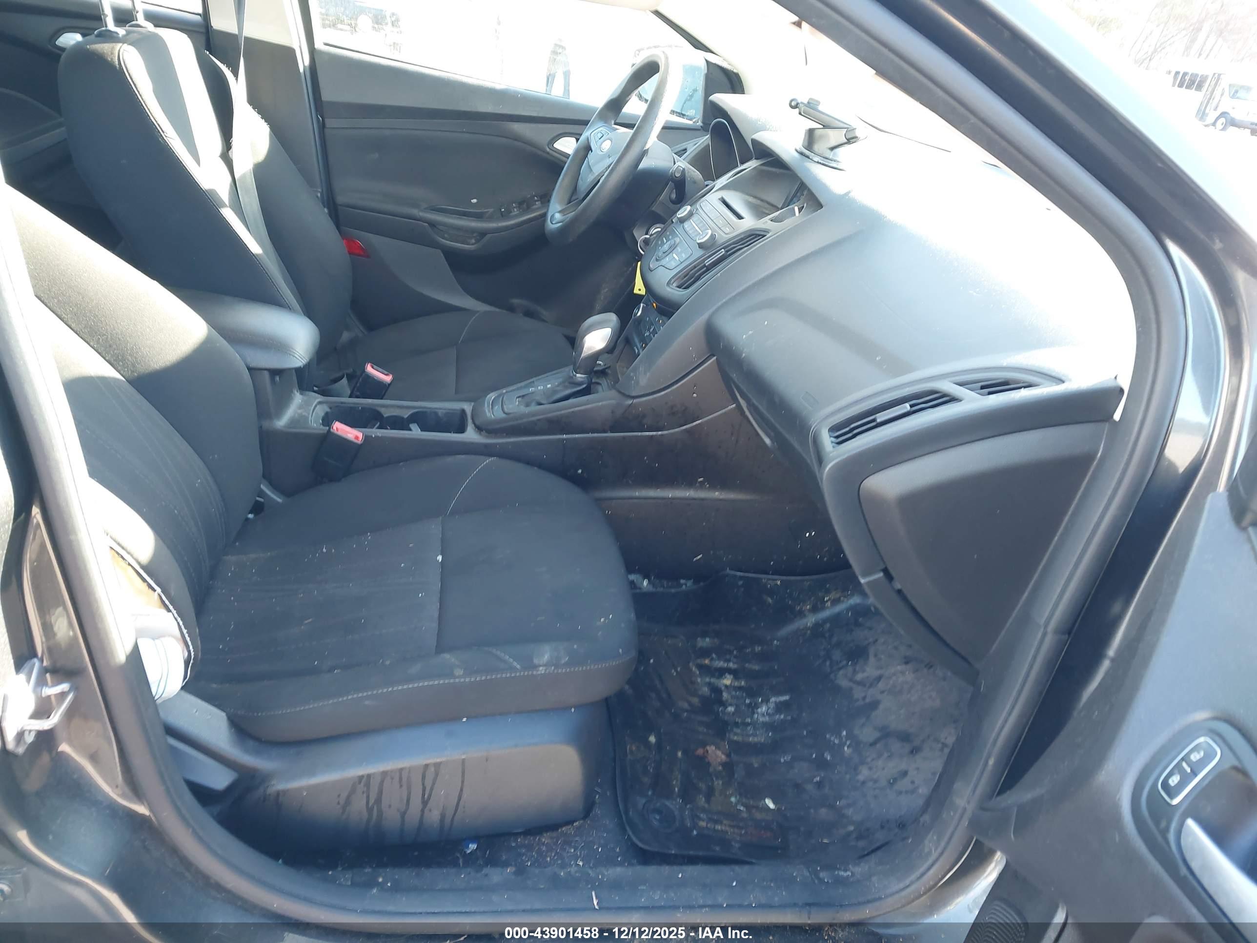 FORD FOCUS image 5