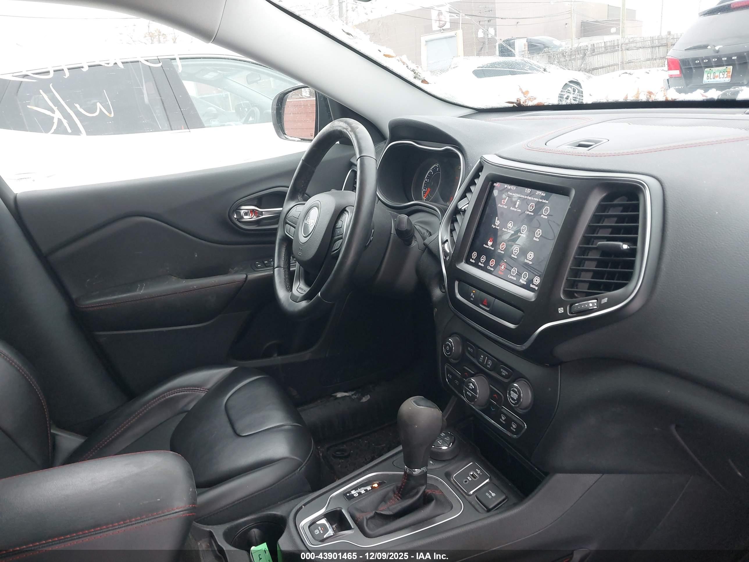 JEEP CHEROKEE image 5