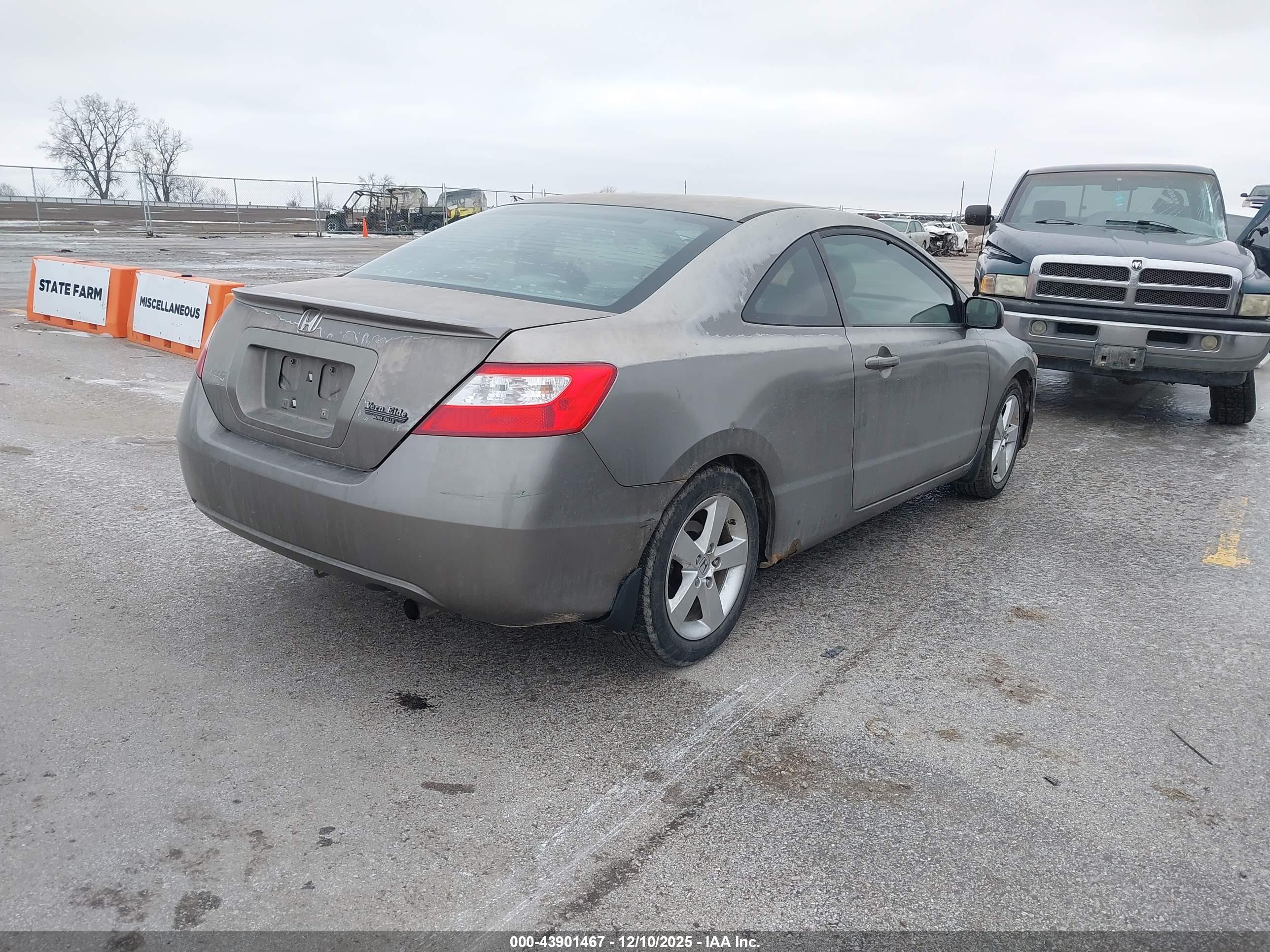 HONDA CIVIC image 4
