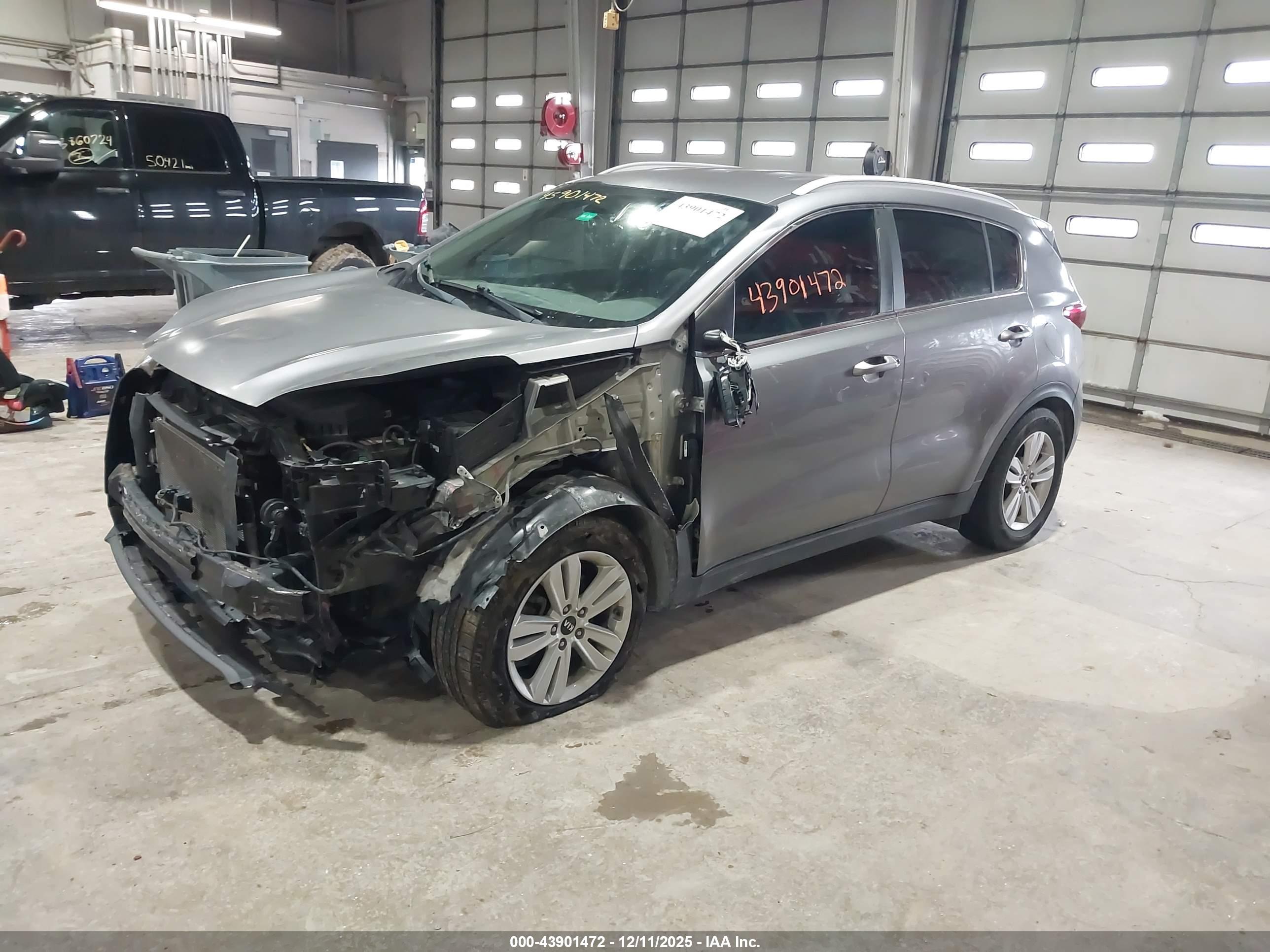 KIA SPORTAGE image 2