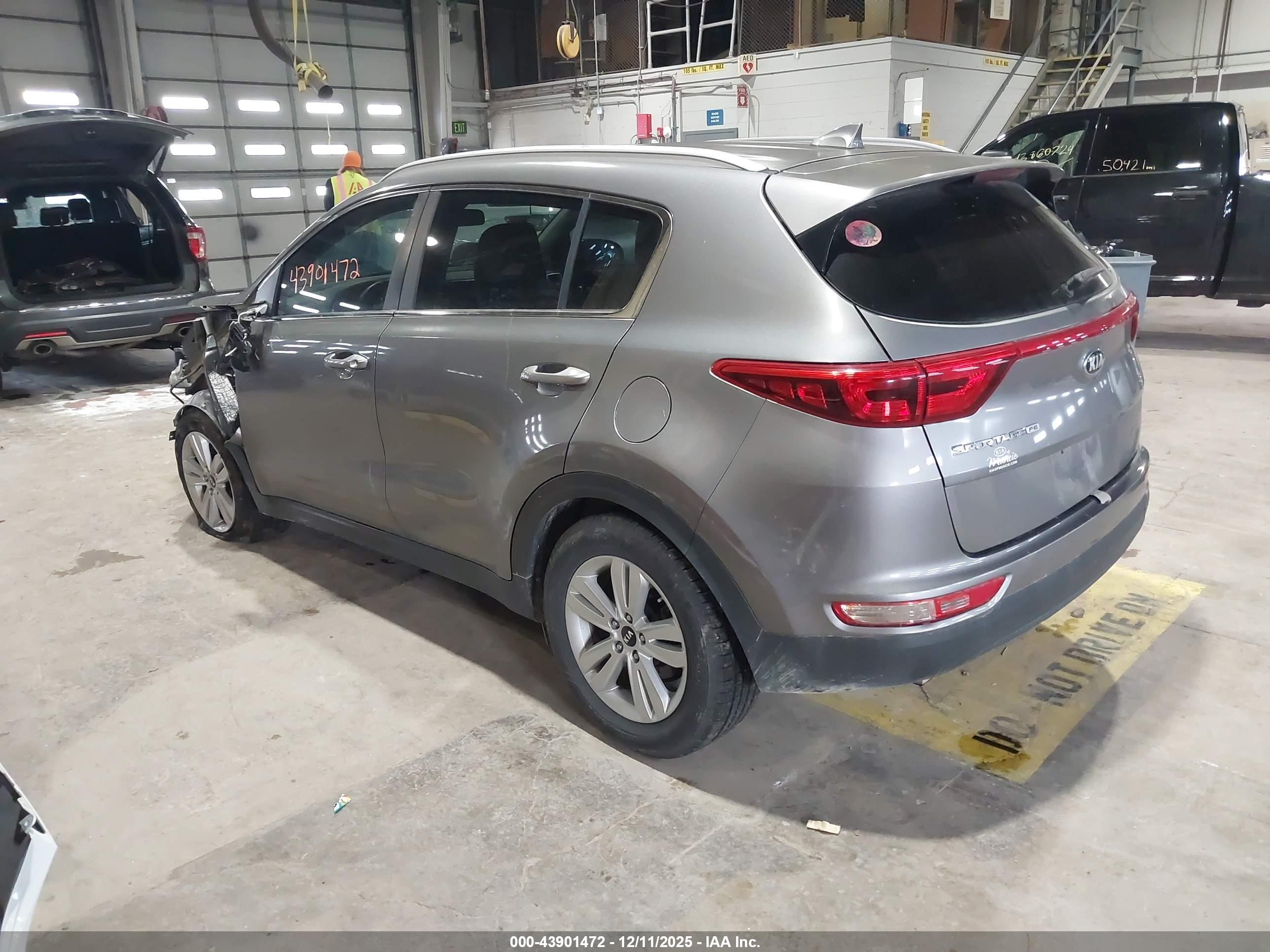 KIA SPORTAGE image 3