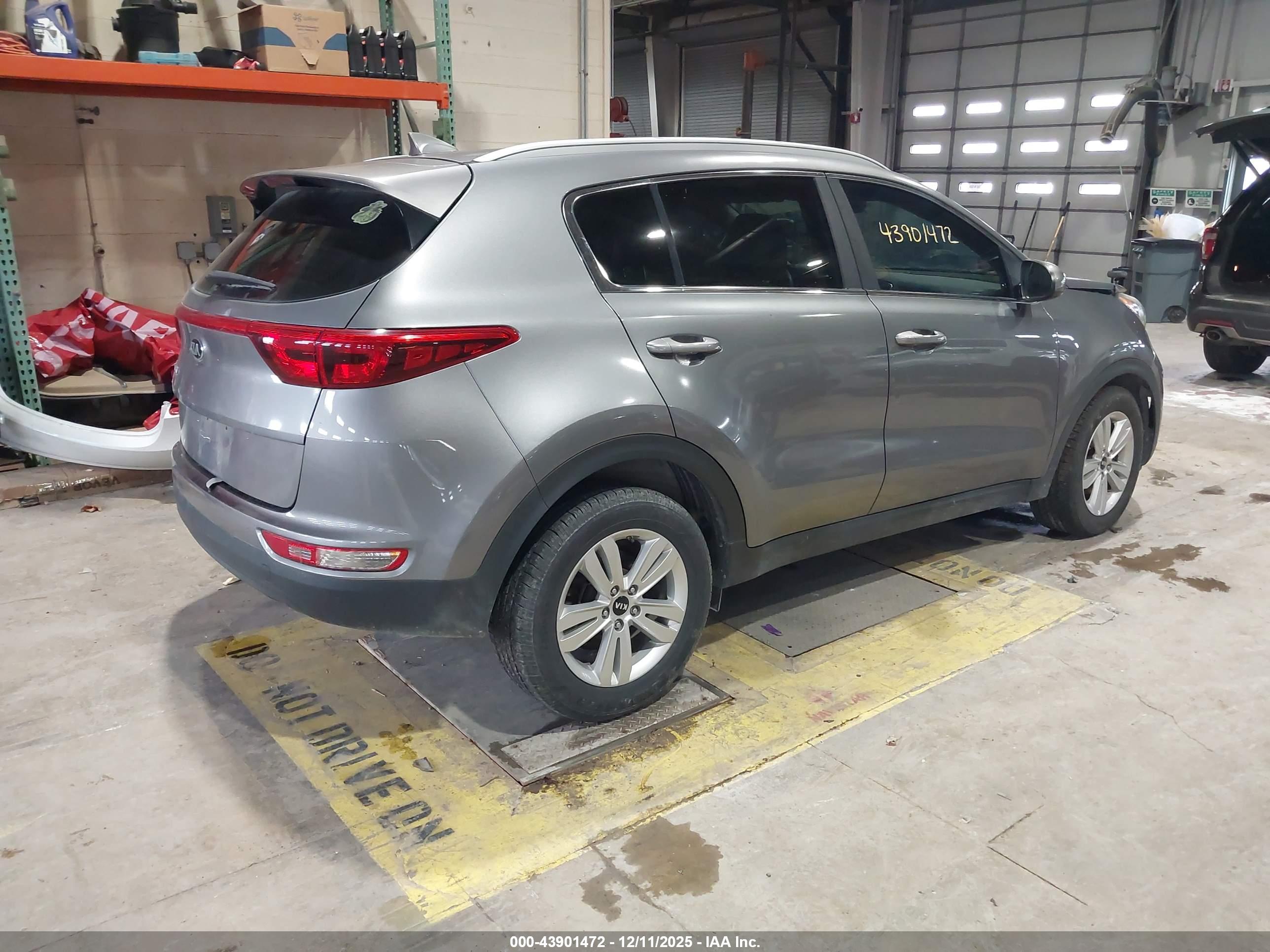 KIA SPORTAGE image 4