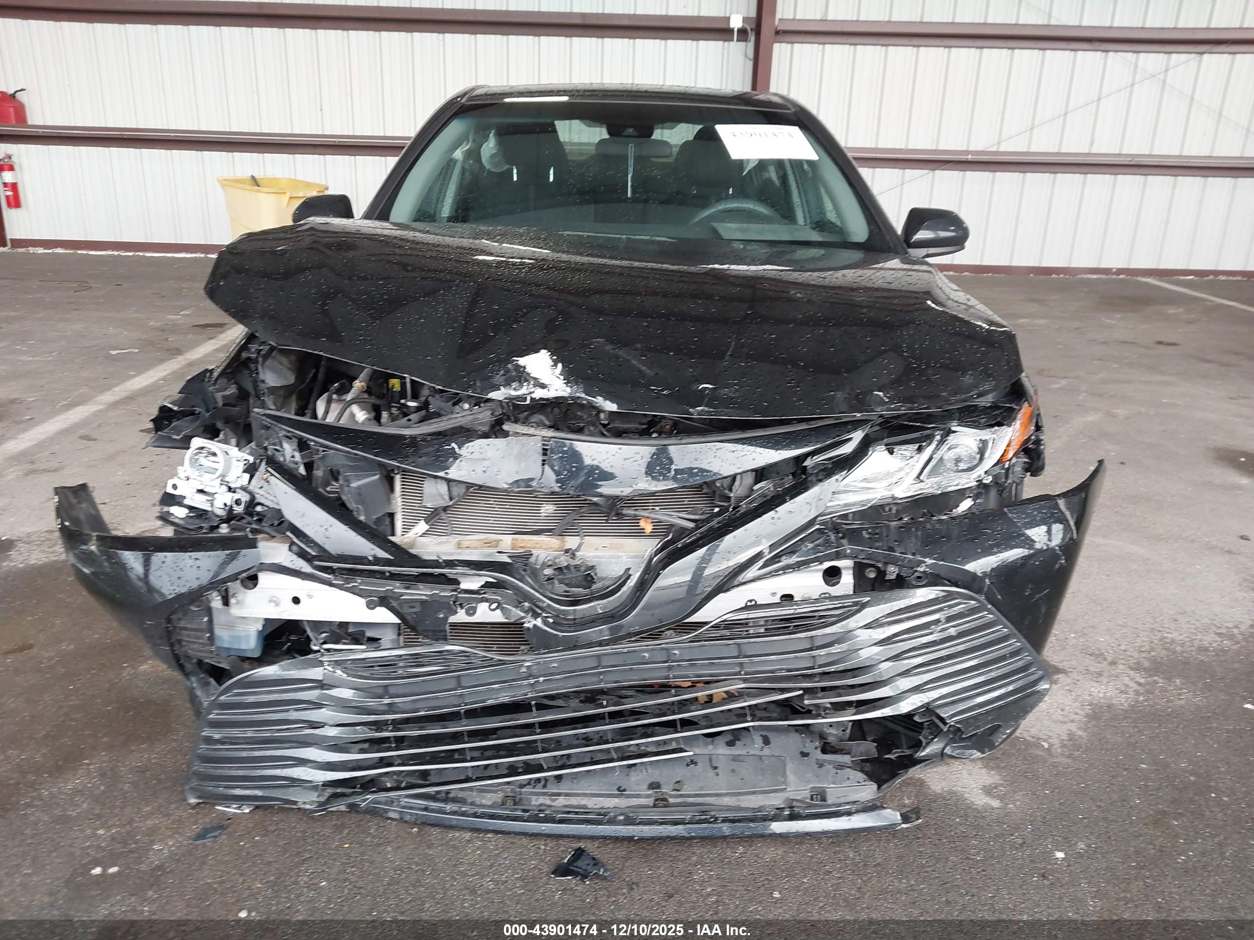 TOYOTA CAMRY image 6
