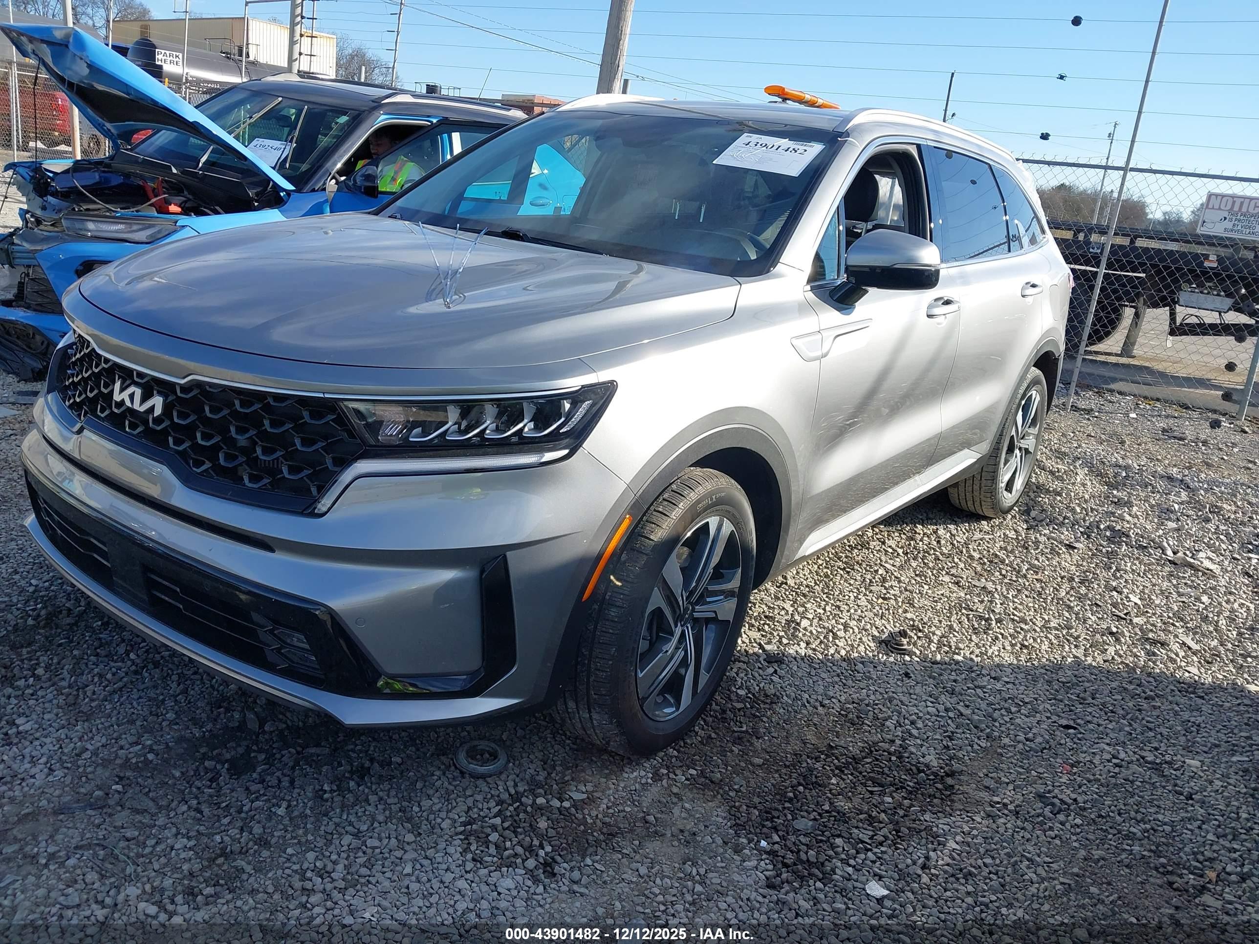 KIA SORENTO image 2