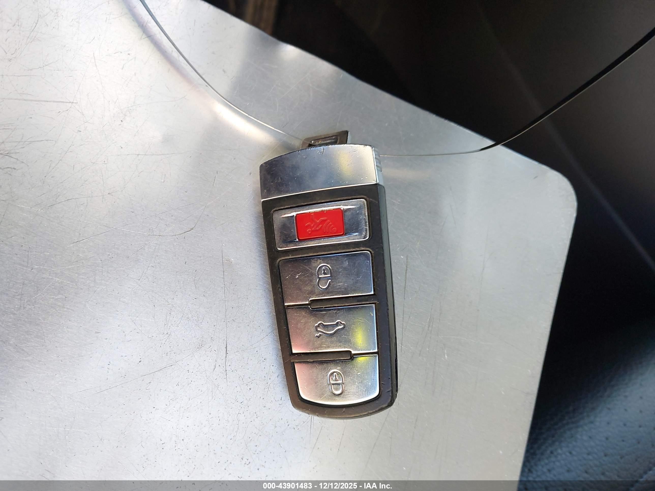 VOLKSWAGEN CC image 11