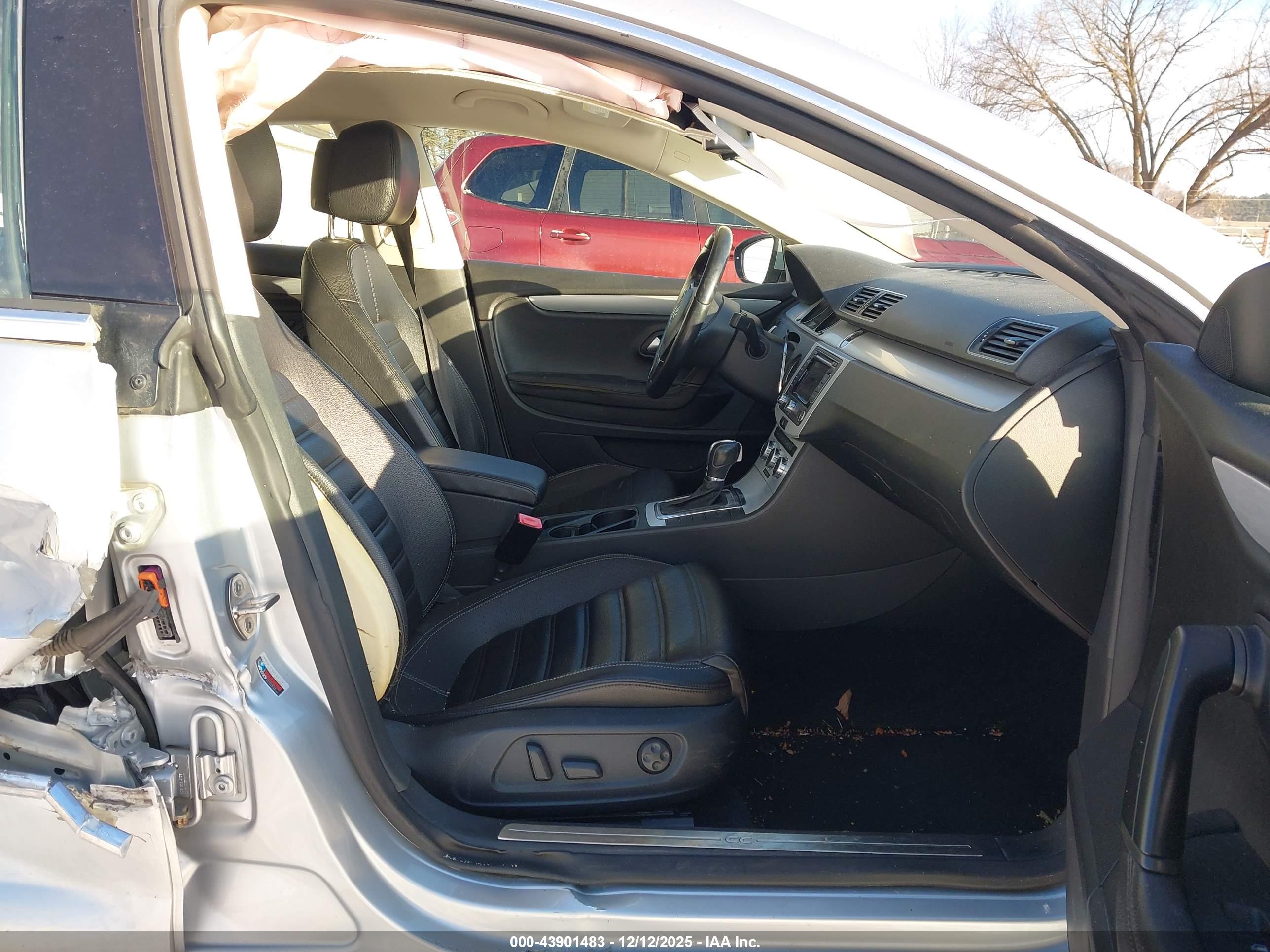 VOLKSWAGEN CC image 5