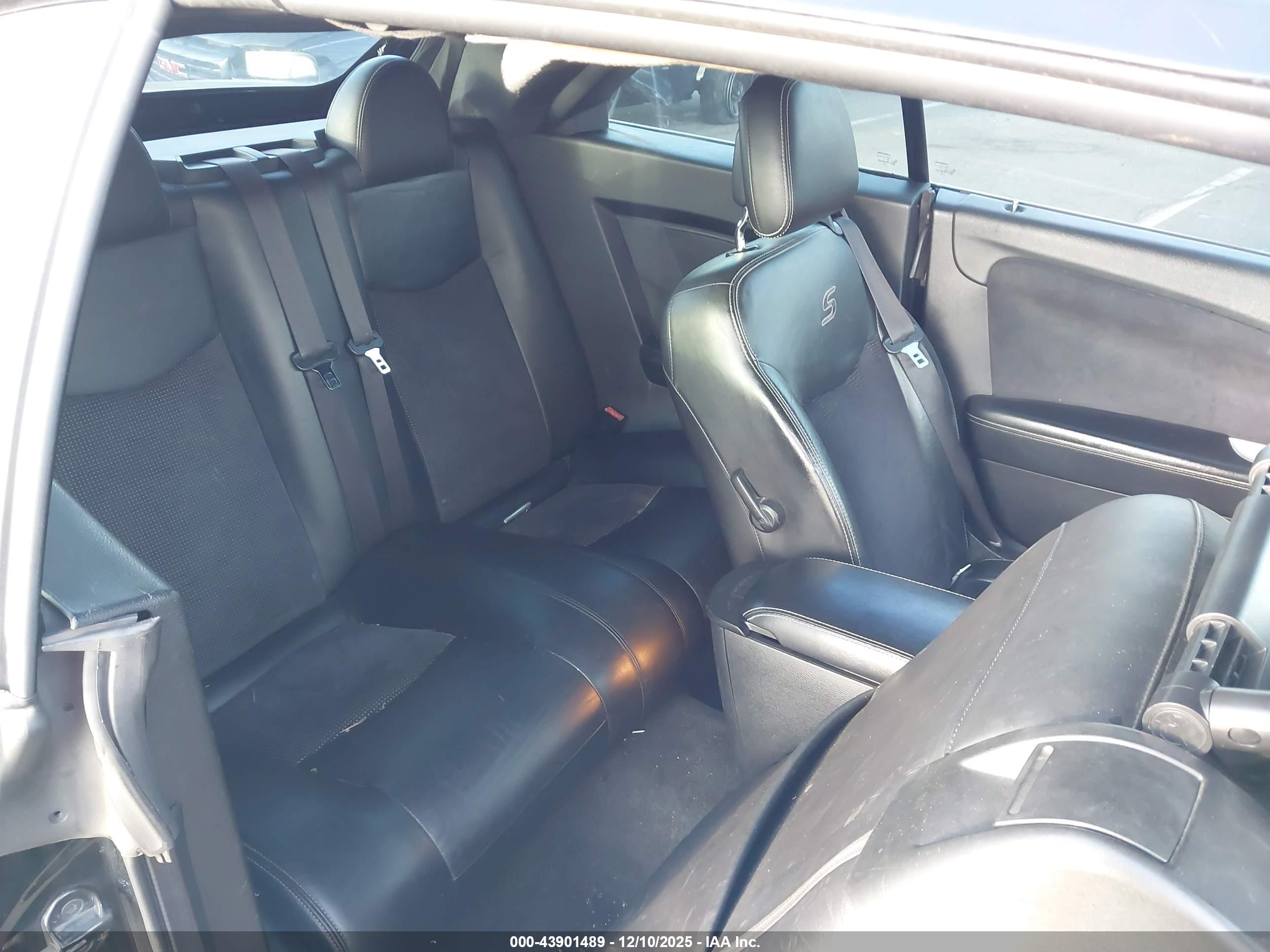 CHRYSLER 200 image 8
