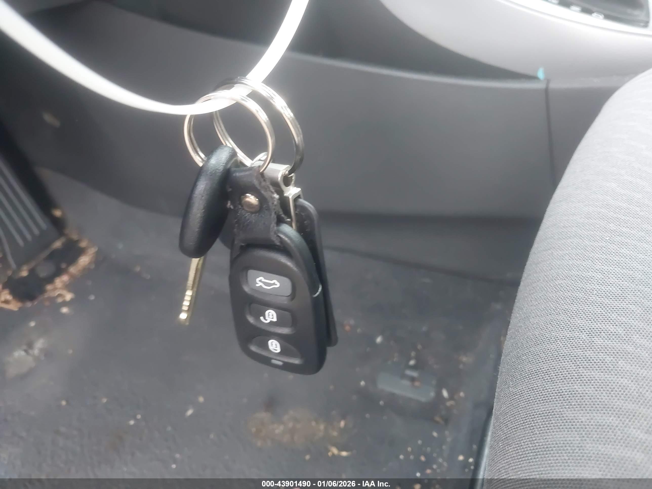 HYUNDAI ELANTRA image 11