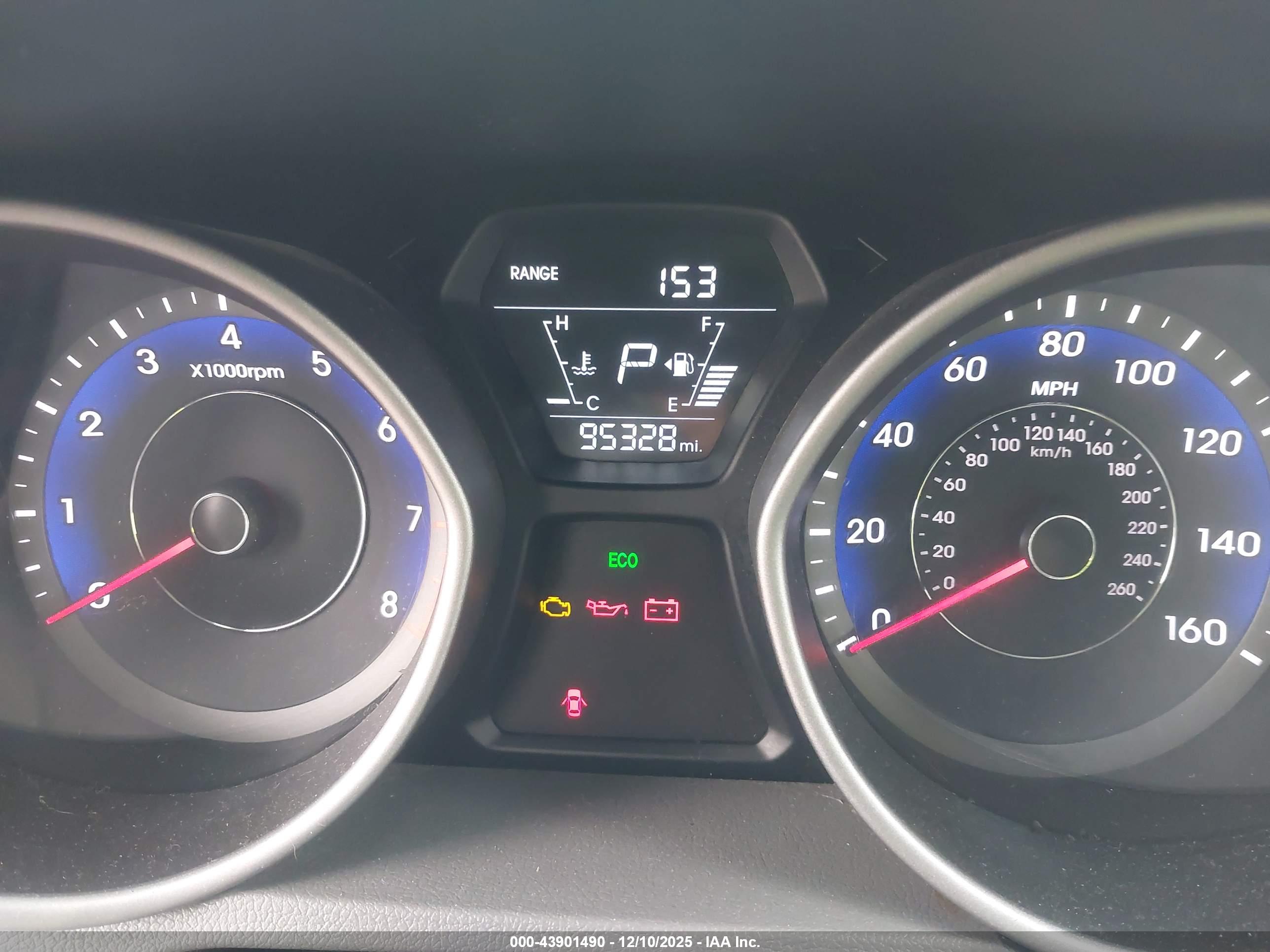HYUNDAI ELANTRA image 7