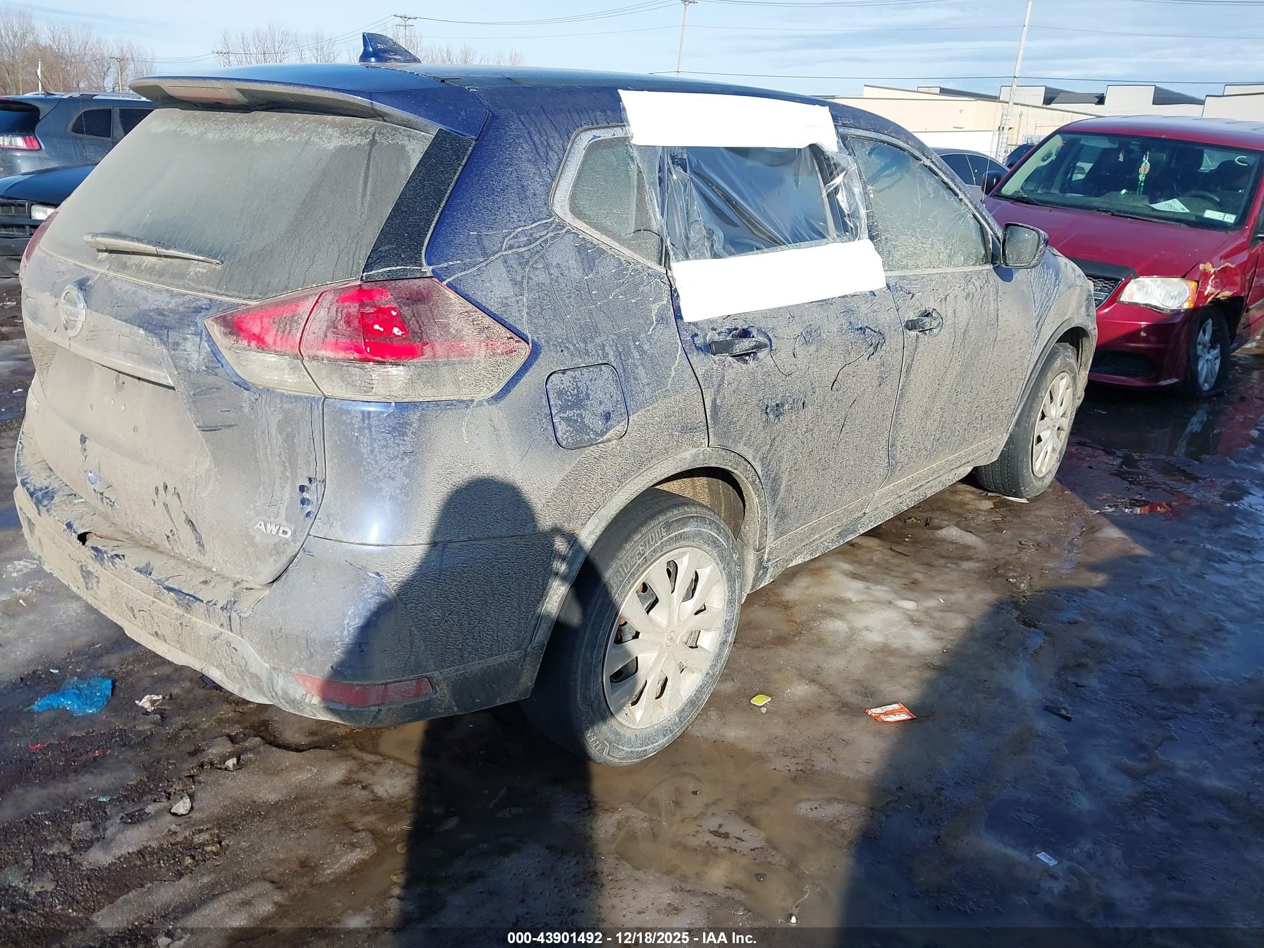 NISSAN ROGUE image 4