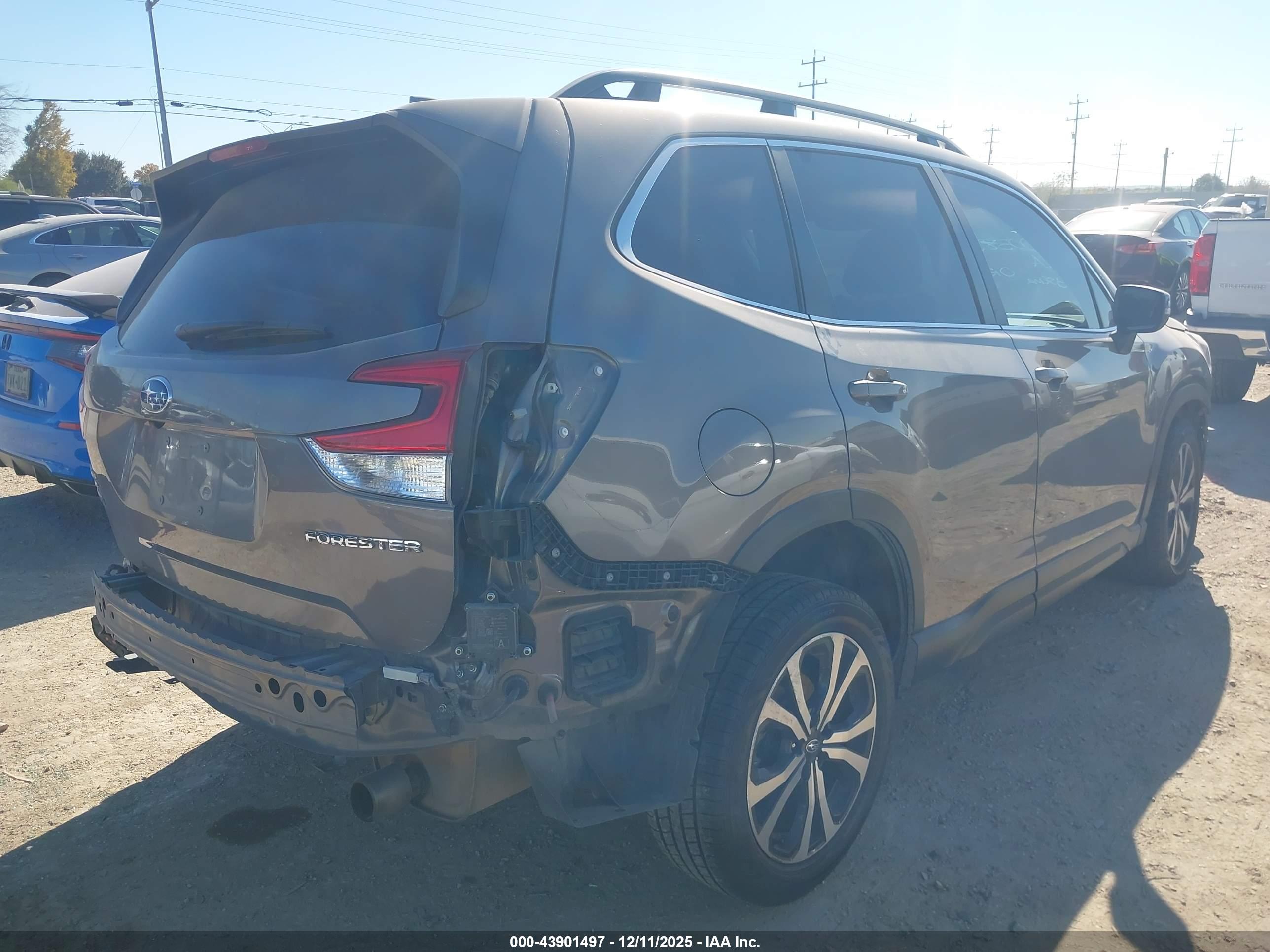 SUBARU FORESTER image 4