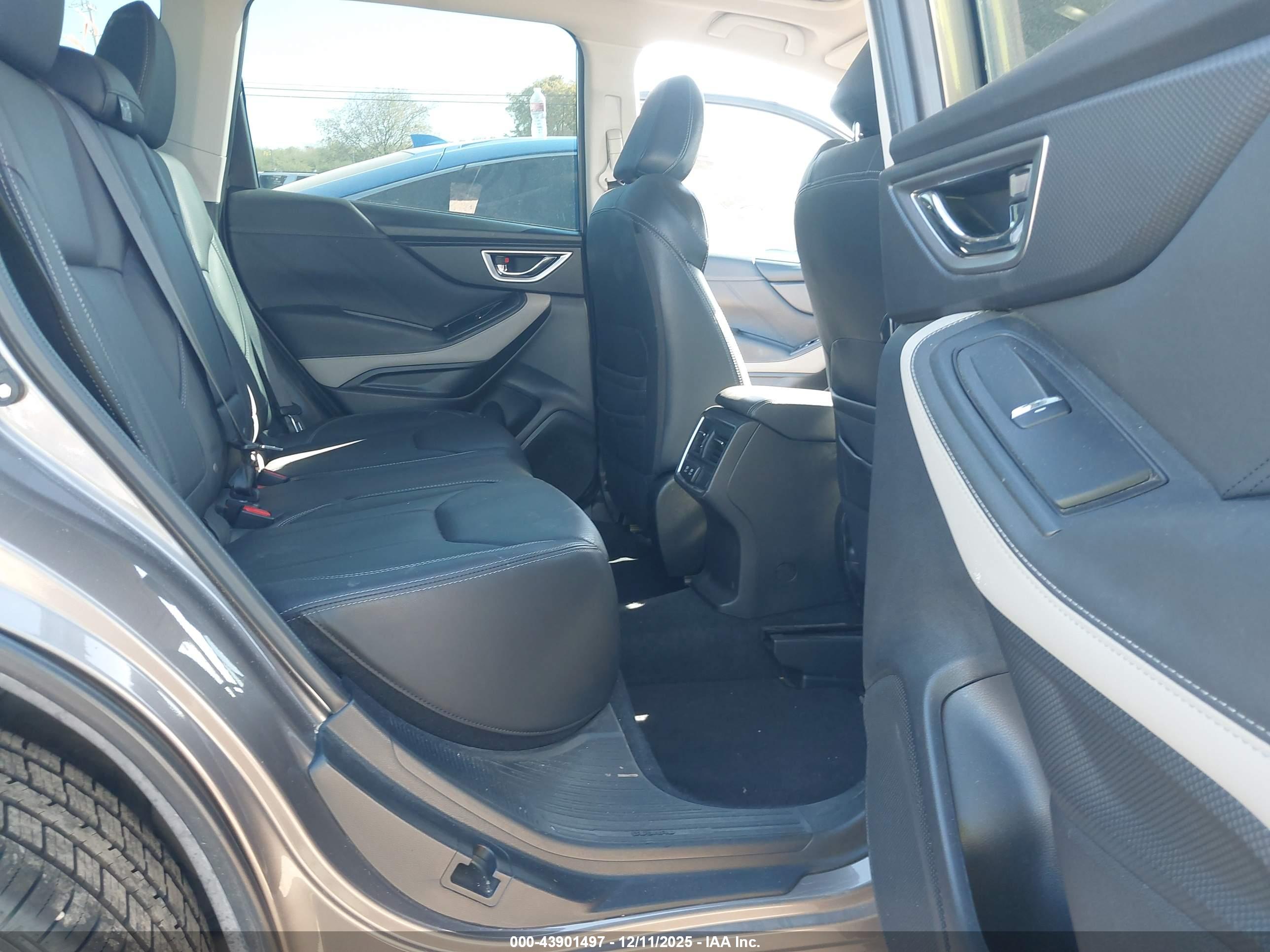 SUBARU FORESTER image 8