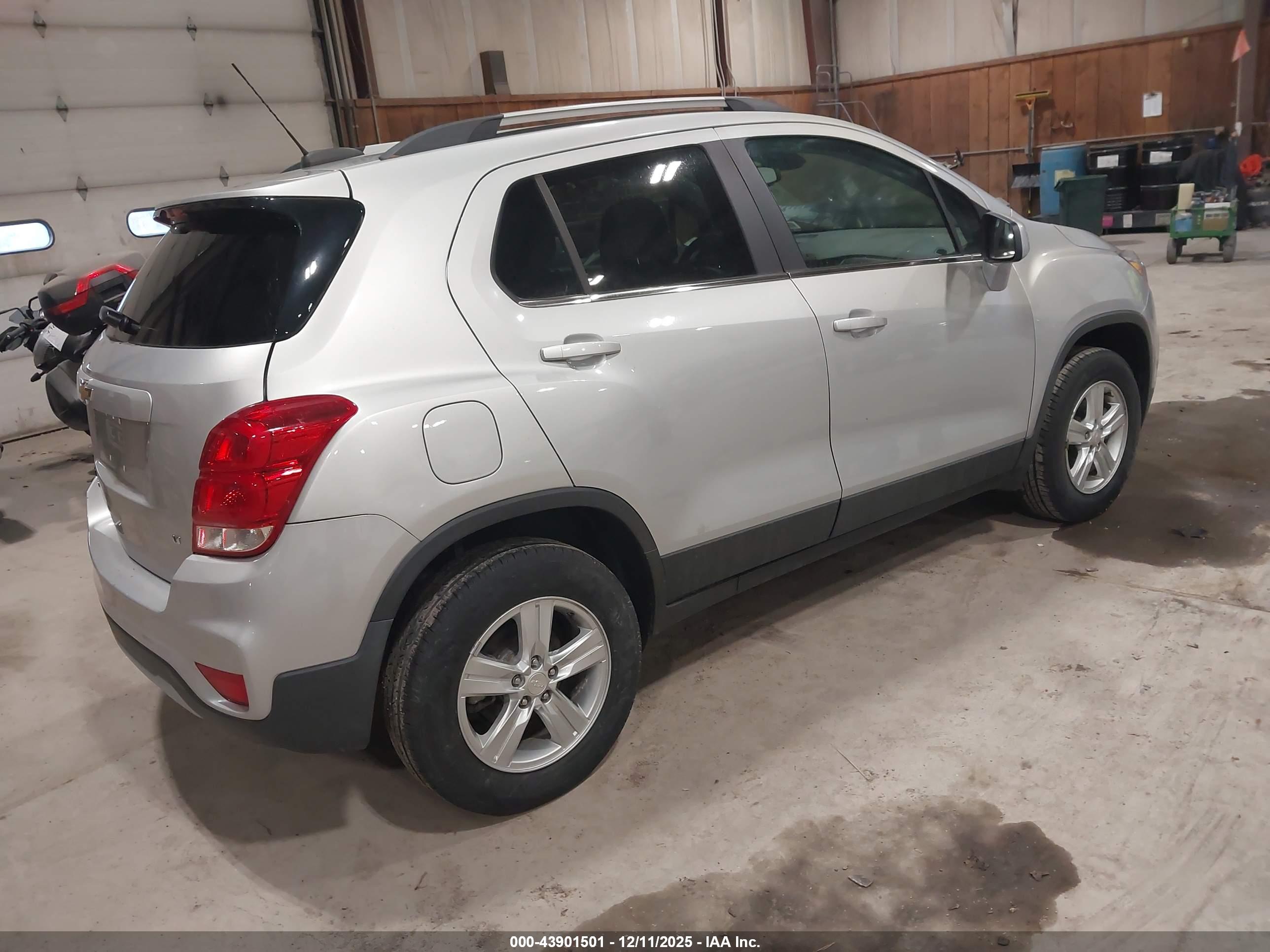 CHEVROLET TRAX image 4