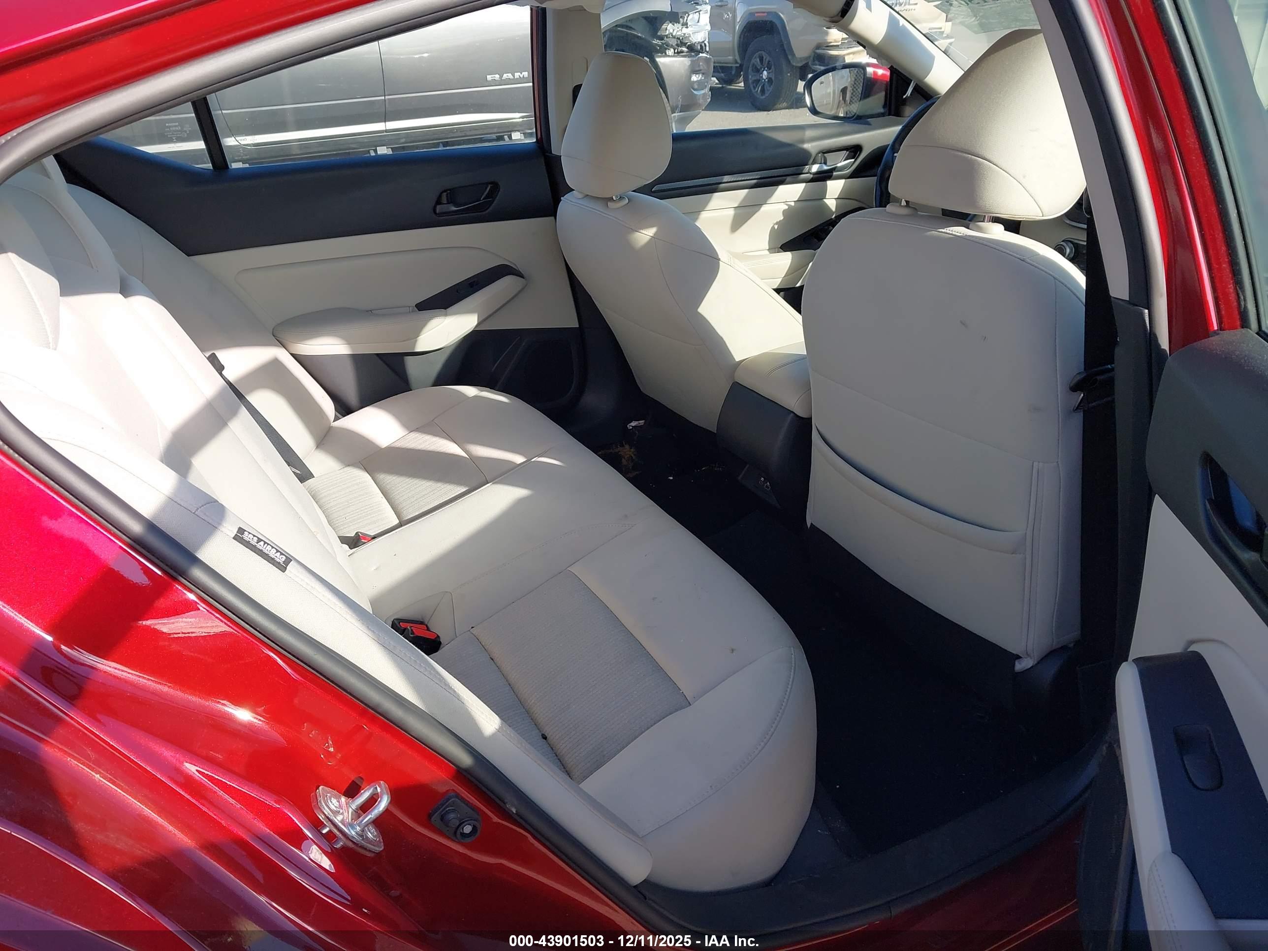 NISSAN ALTIMA image 8