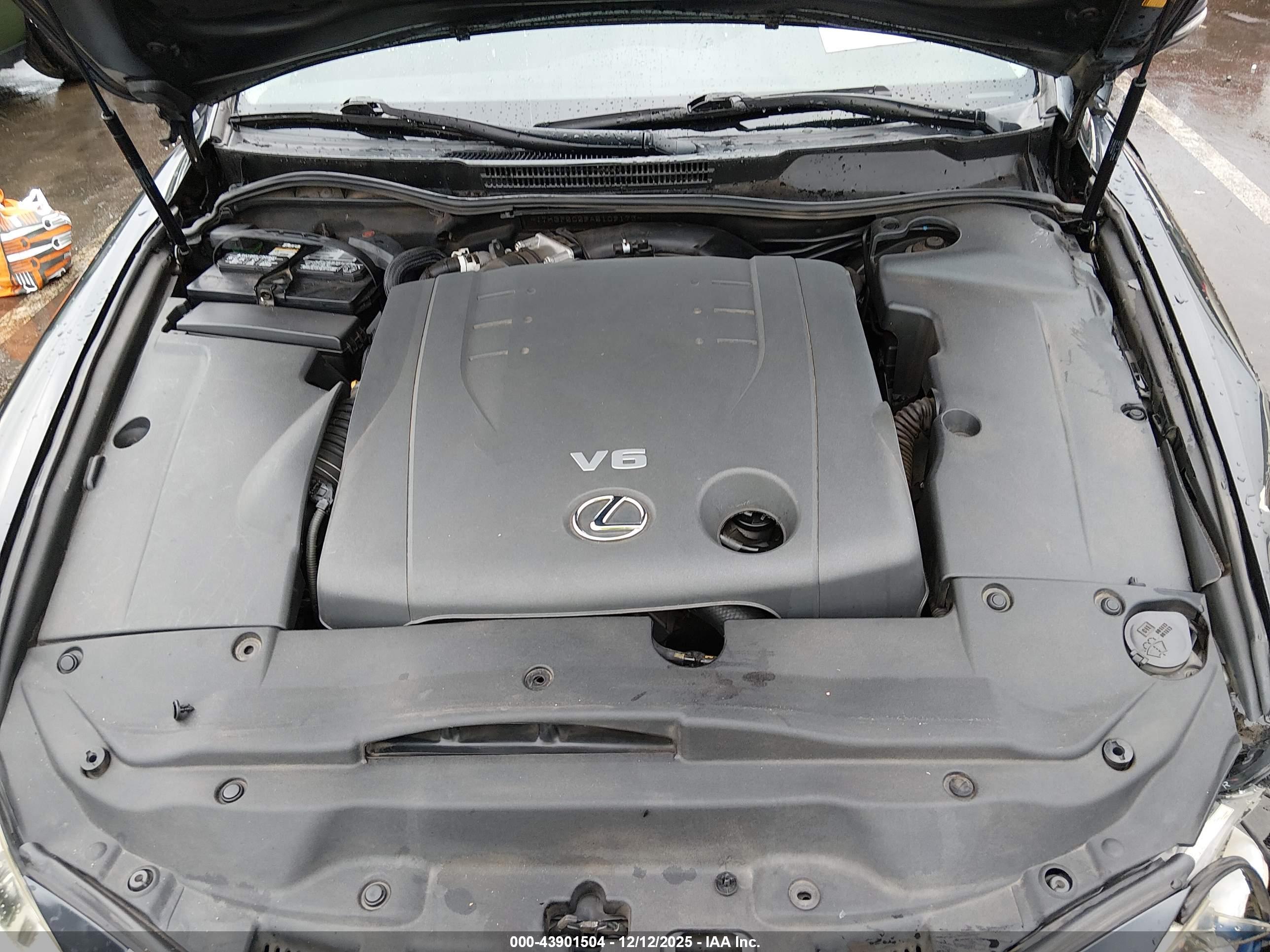 LEXUS IS image 10