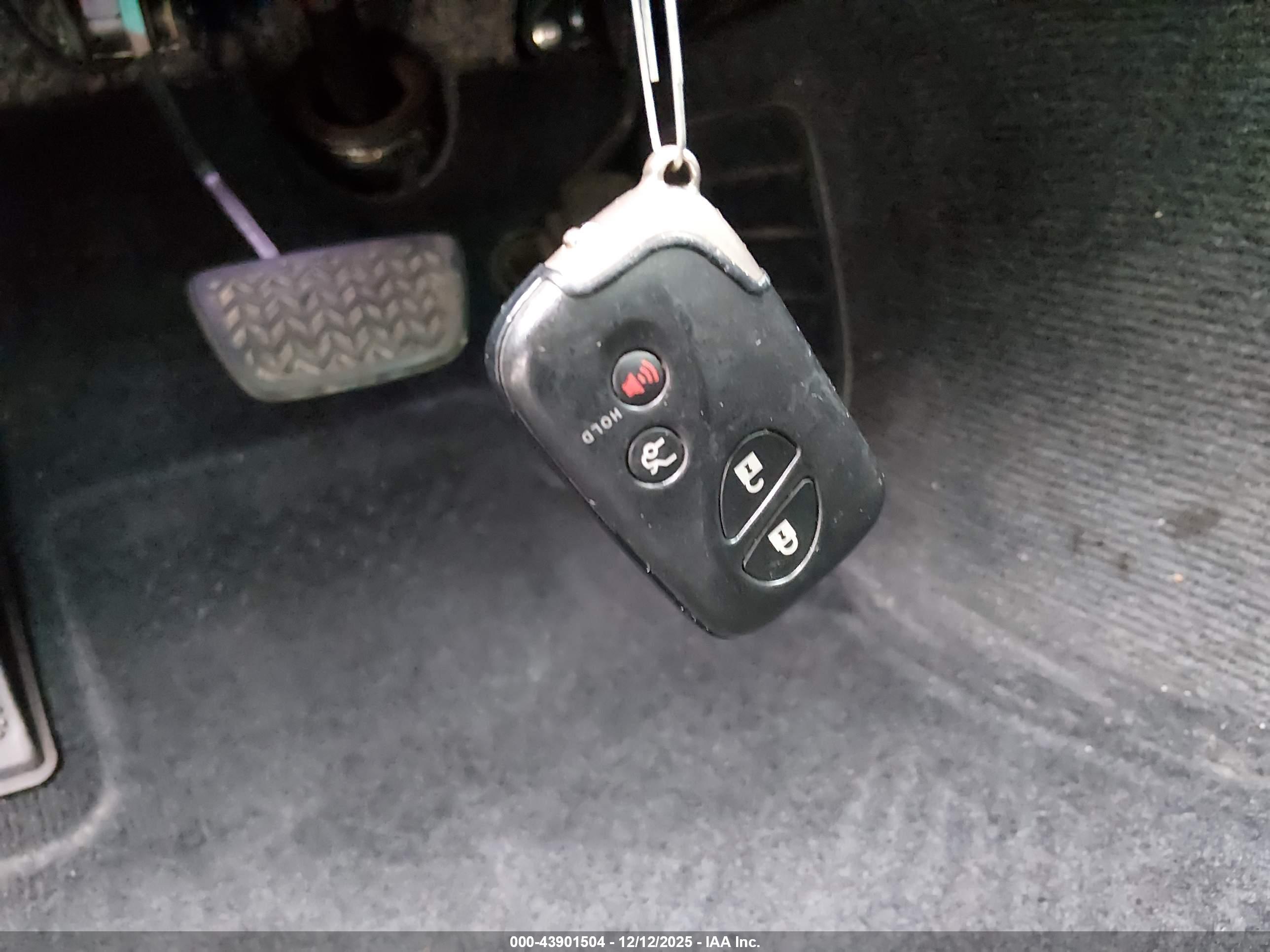 LEXUS IS image 11
