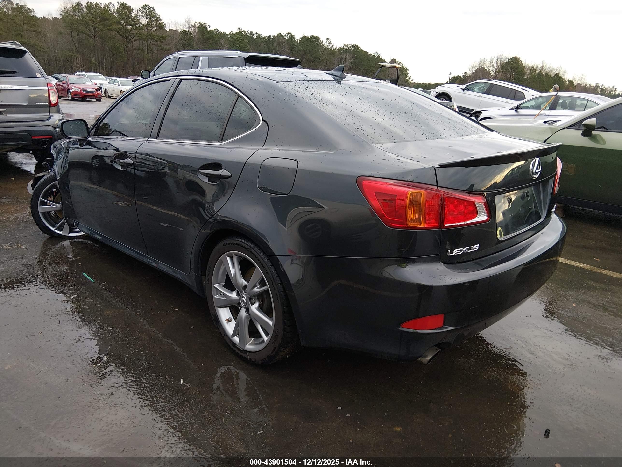 LEXUS IS image 3