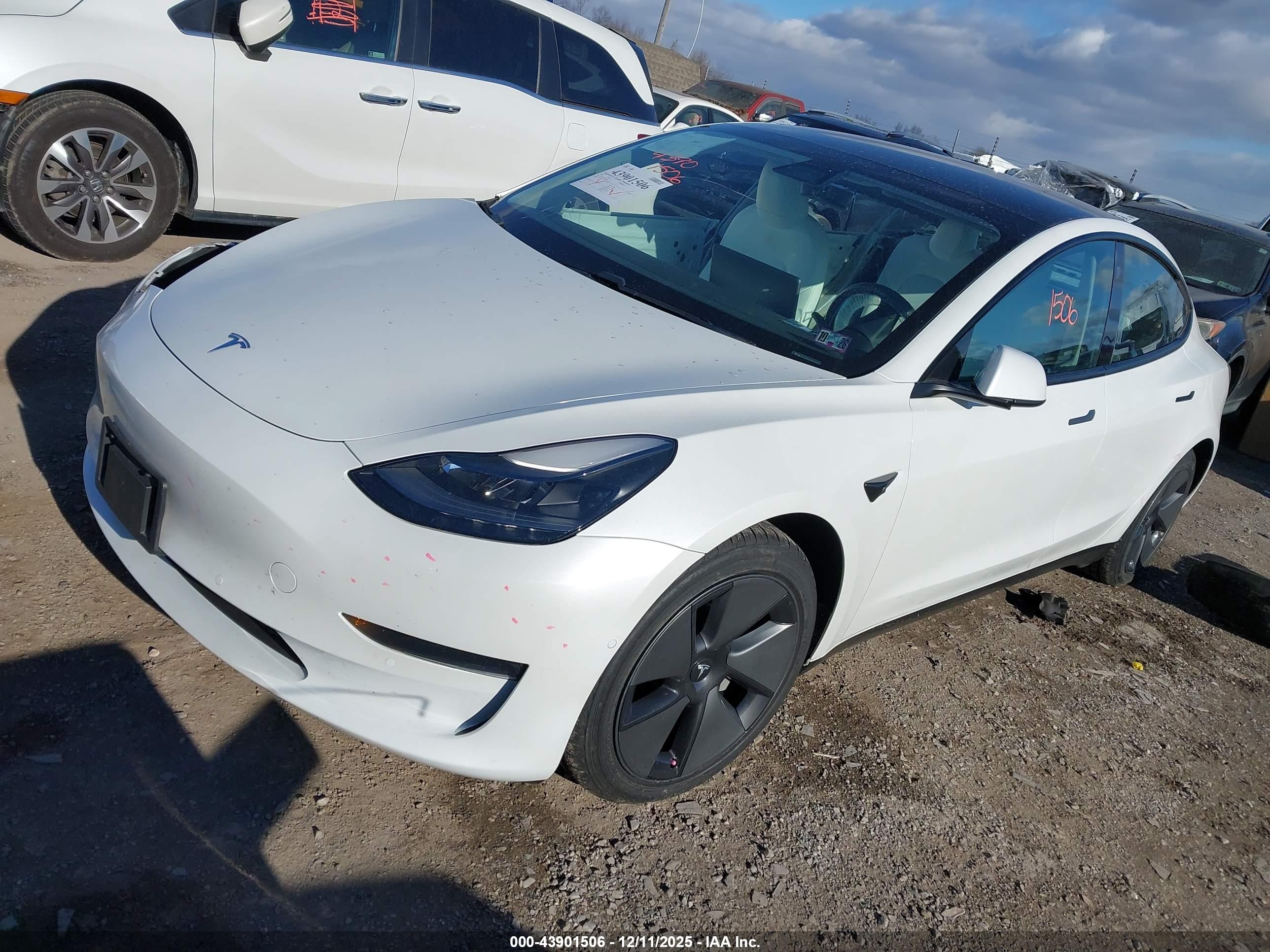 TESLA MODEL image 2