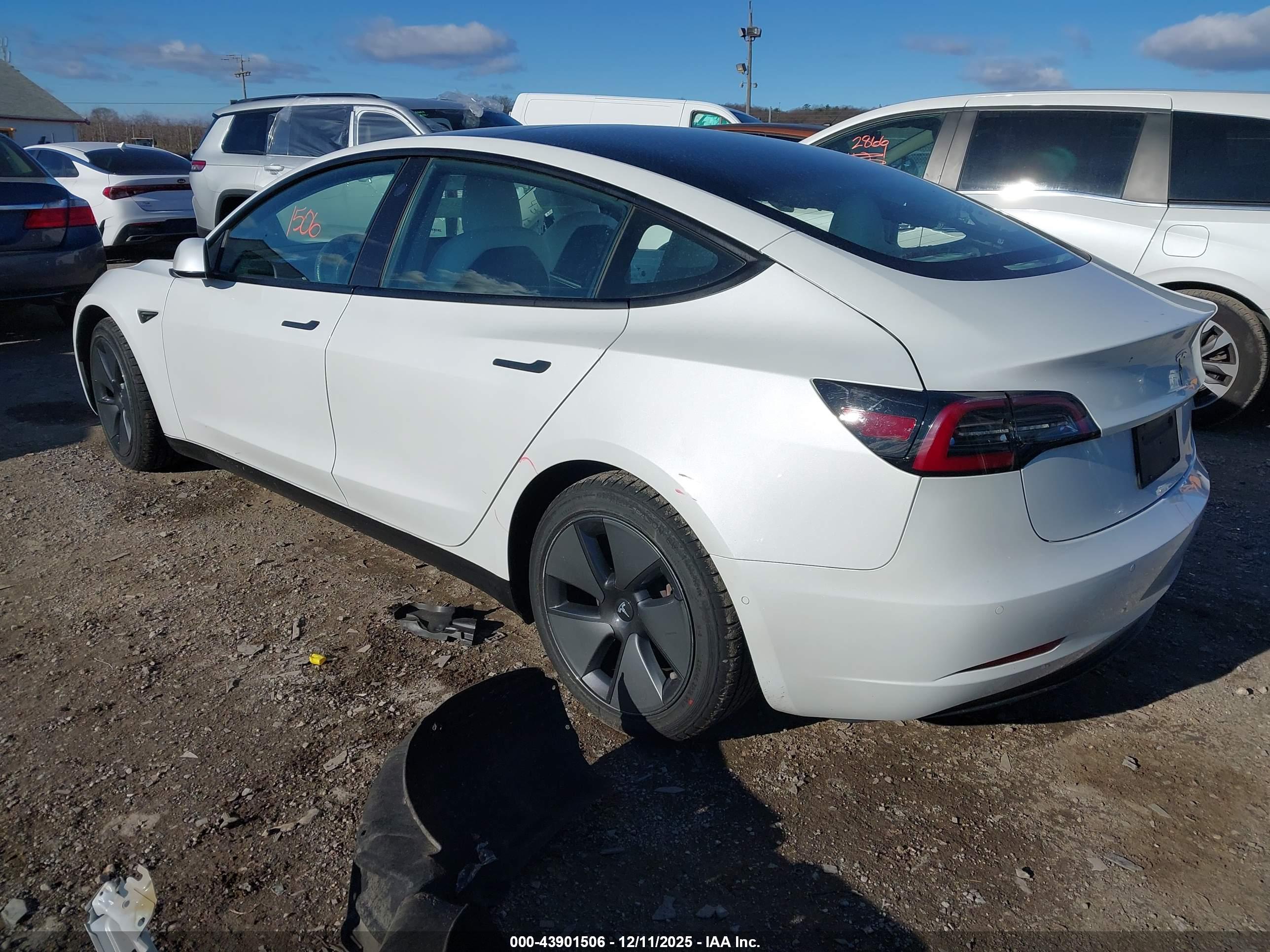 TESLA MODEL image 3