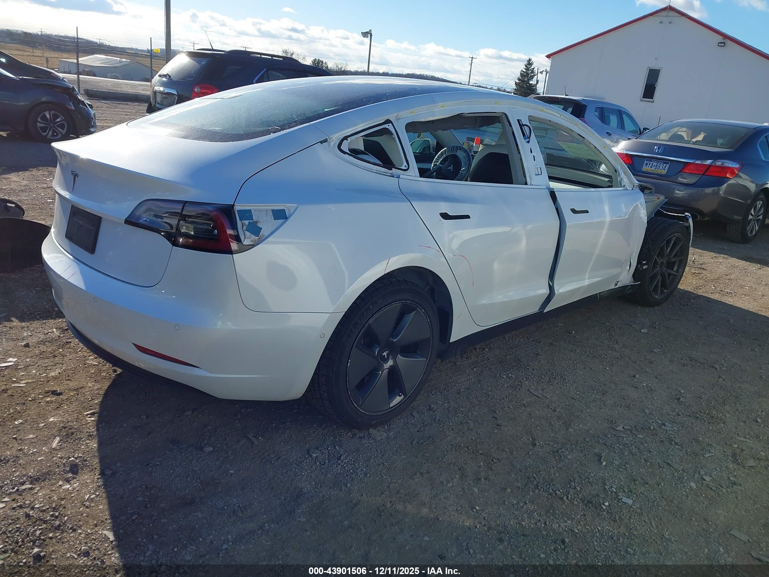 TESLA MODEL image 4