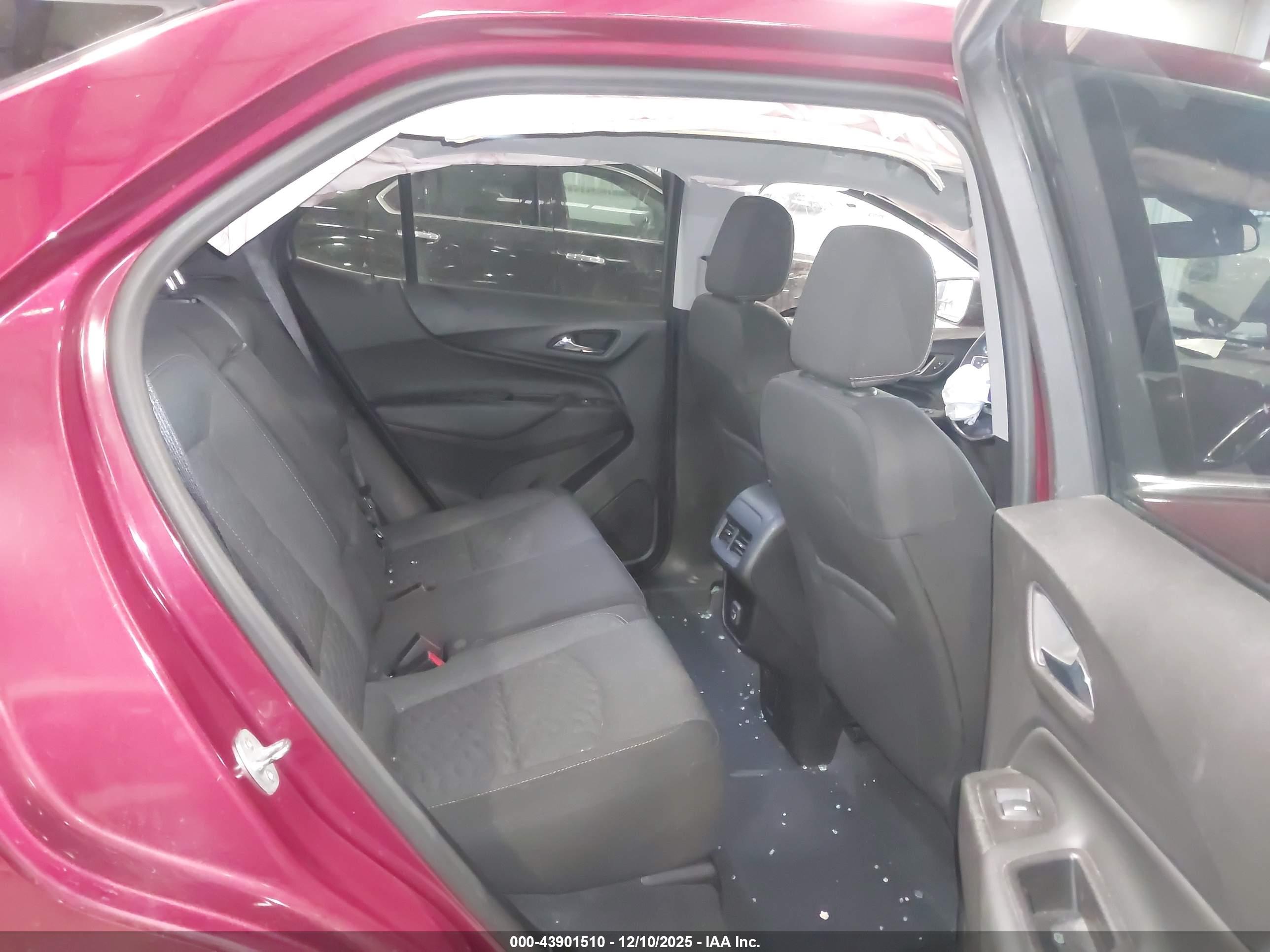 CHEVROLET EQUINOX image 8