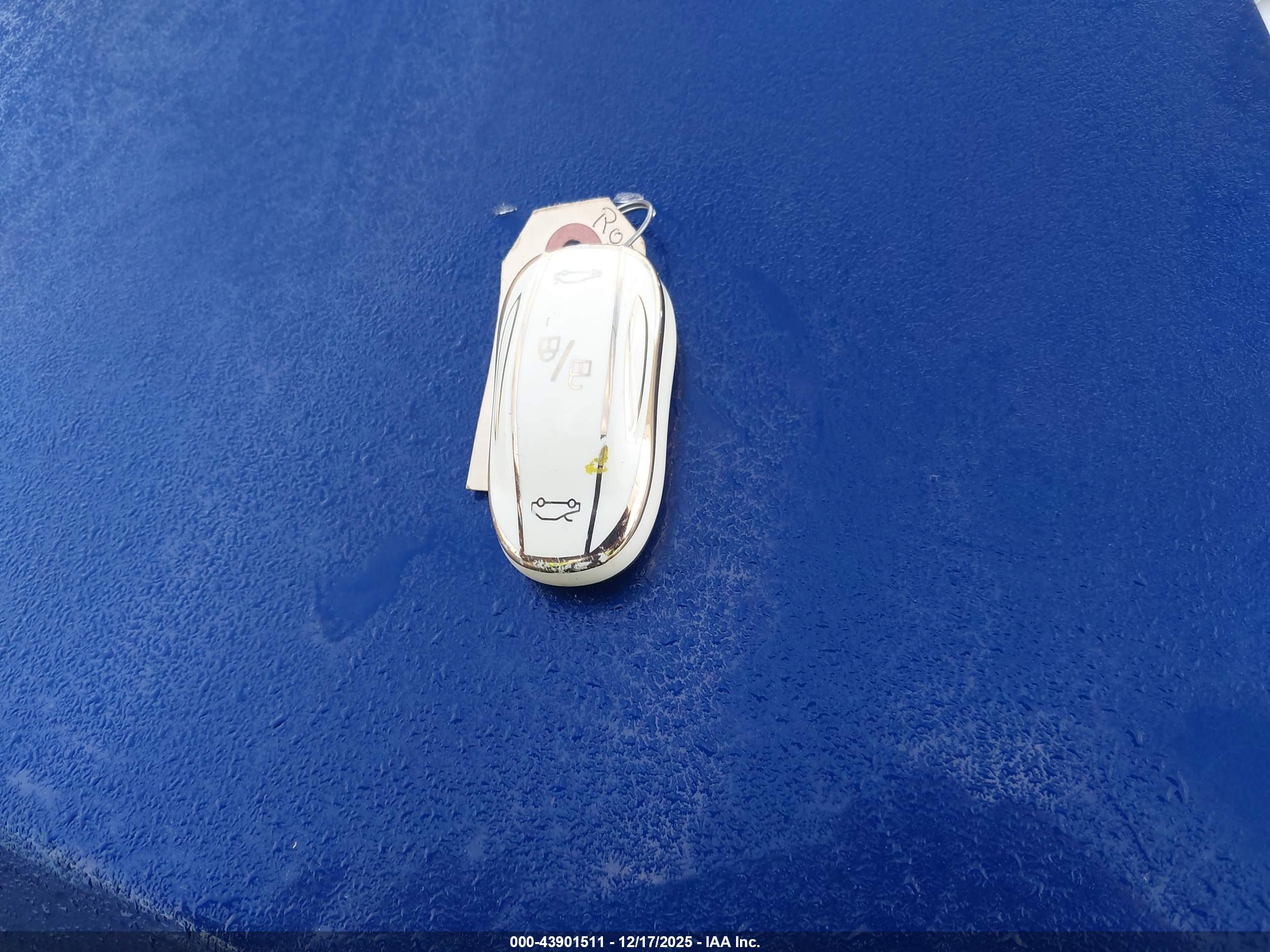 TESLA MODEL image 11