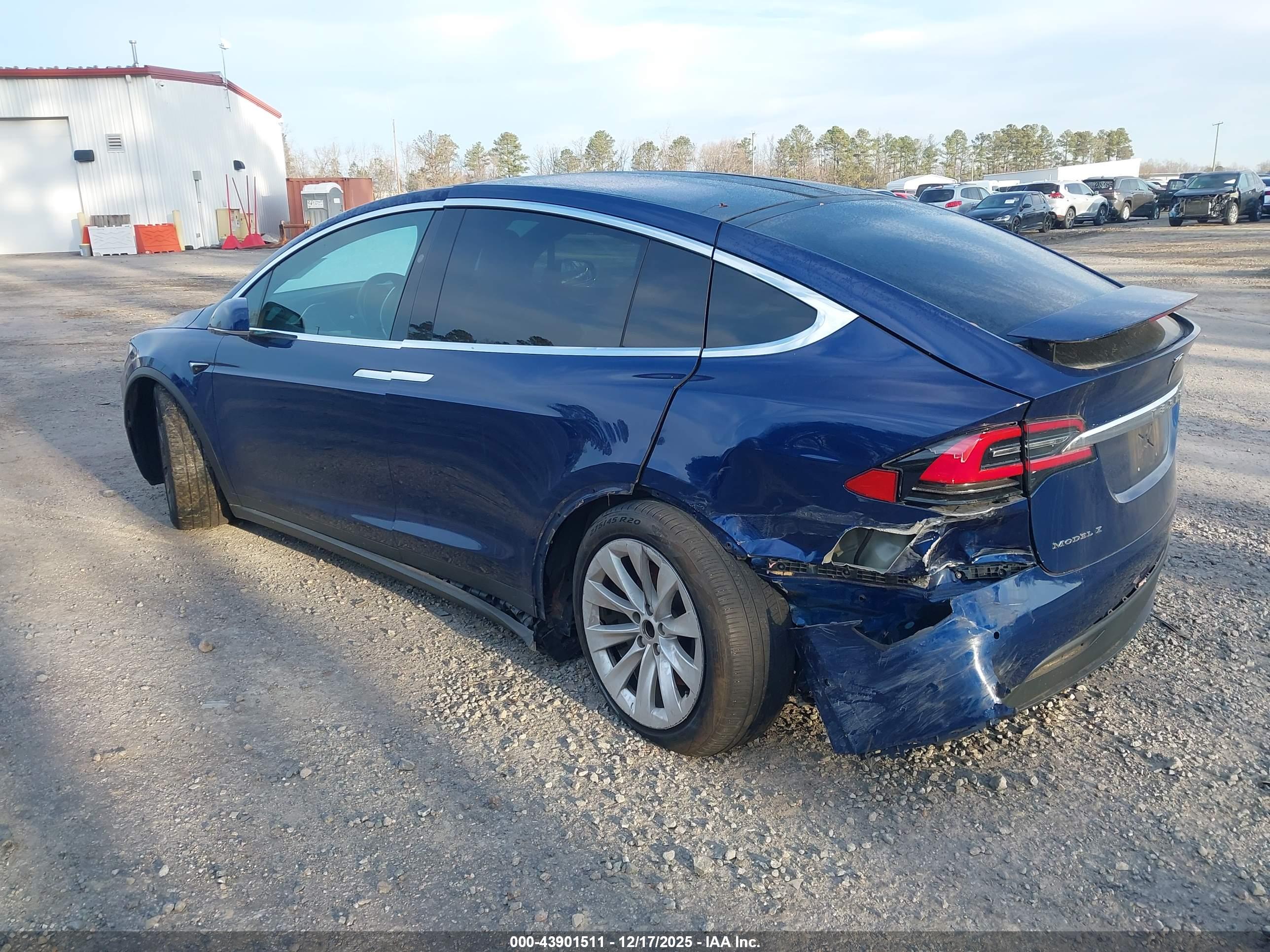 TESLA MODEL image 3