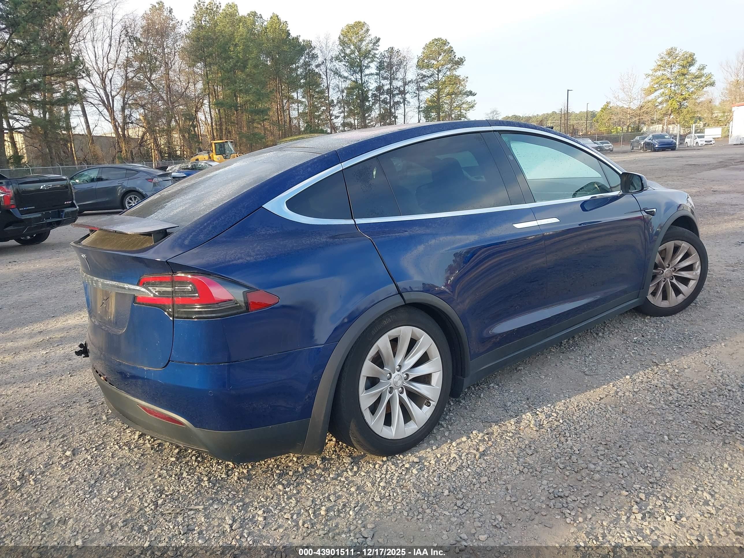 TESLA MODEL image 4